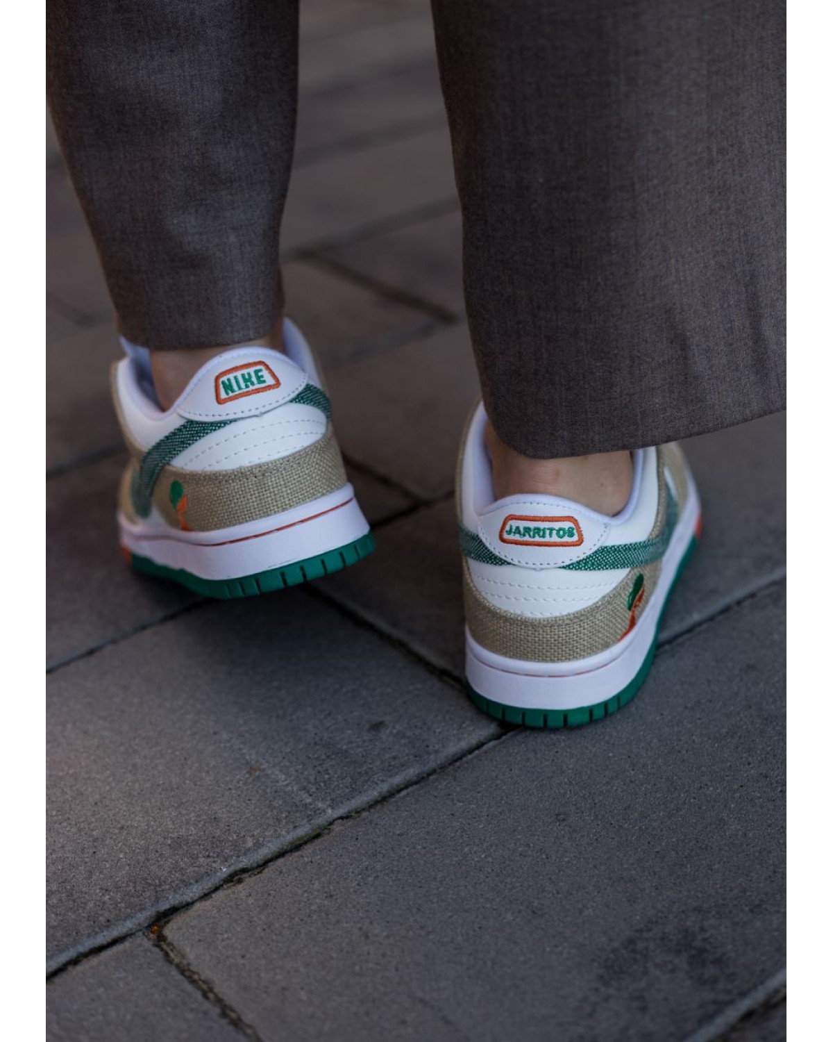 Jarritos x Nike SB Dunk Low «Phantom Orange Malachite»