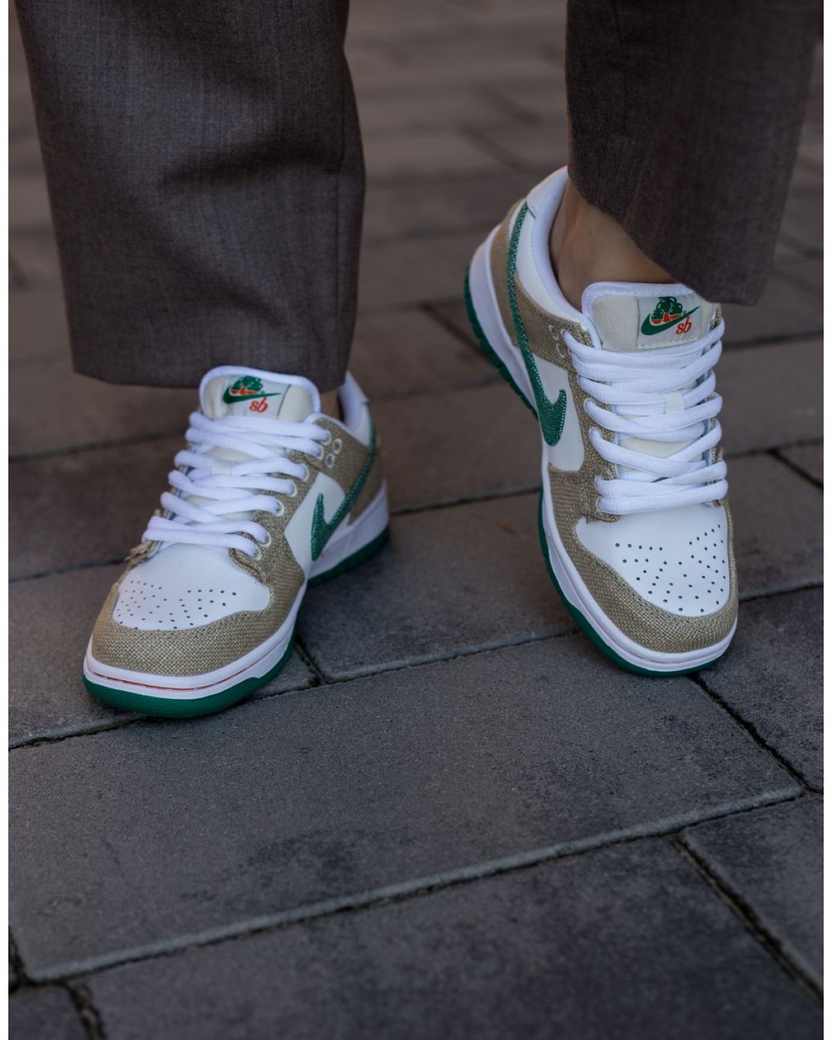 Jarritos x Nike SB Dunk Low «Phantom Orange Malachite»
