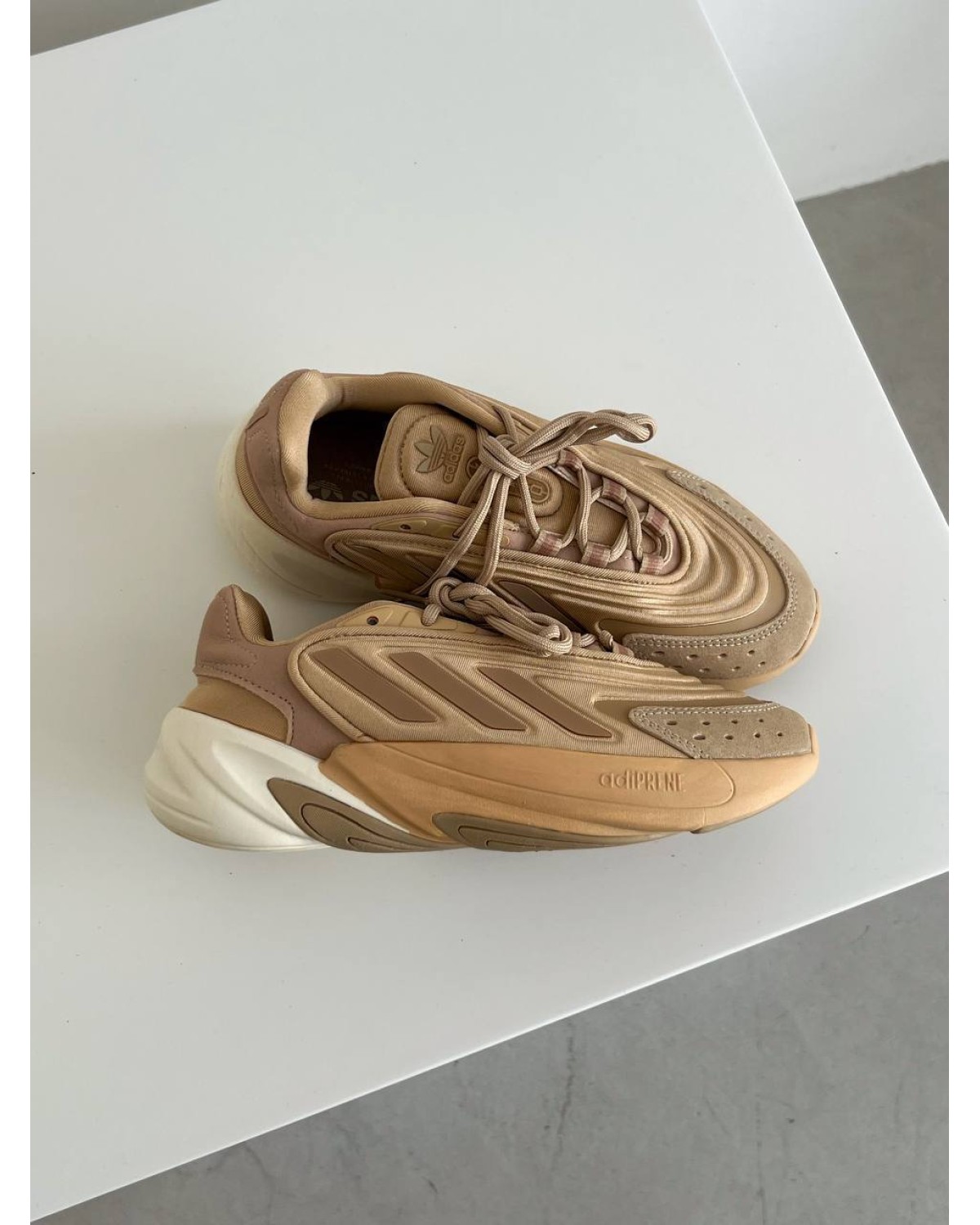 Adidas Ozelia