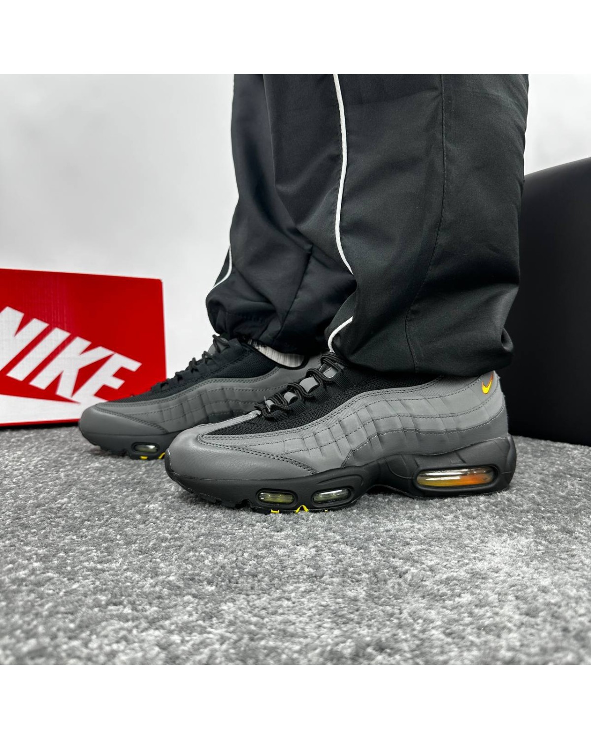 Nike Air Max 95 Anthracite Safety Orange