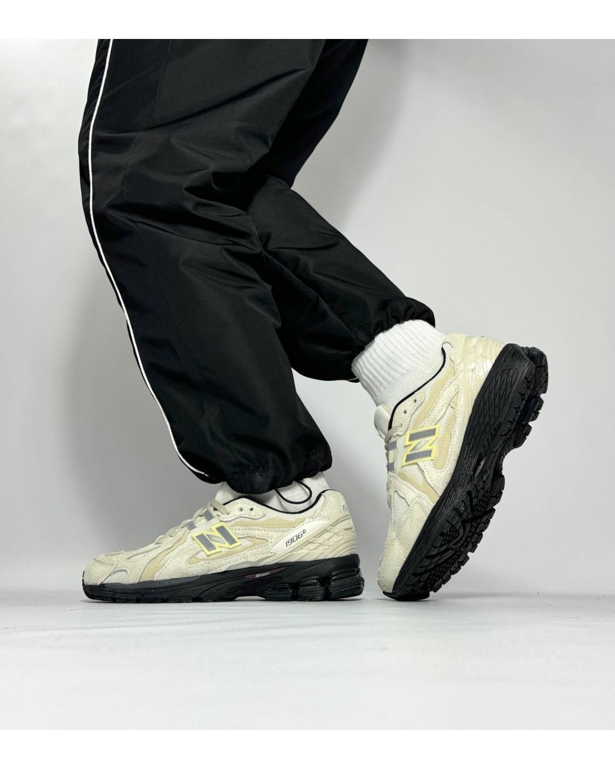 New Balance 1906R Protection Pack Beige Black