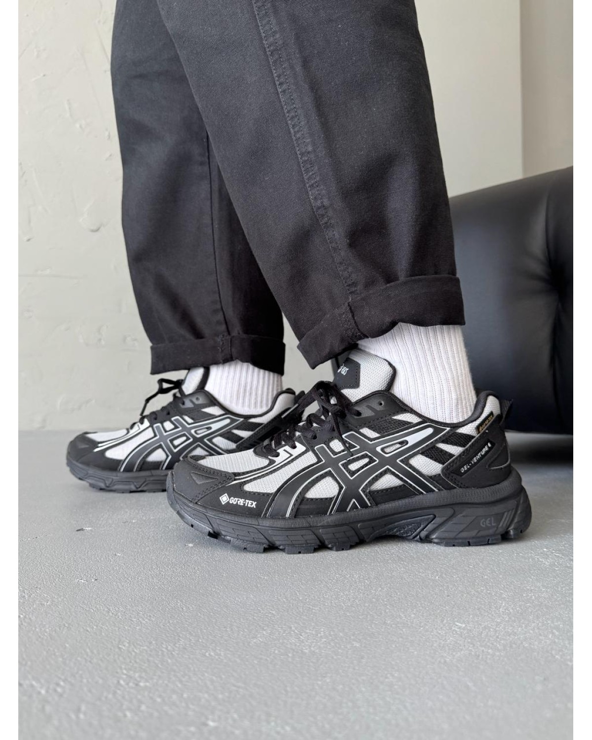 Asics Gel-Venture 6 Black/White Gore-Tex
