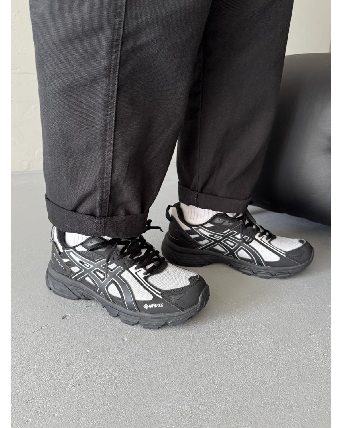 Asics Gel-Venture 6 Black/White Gore-Tex