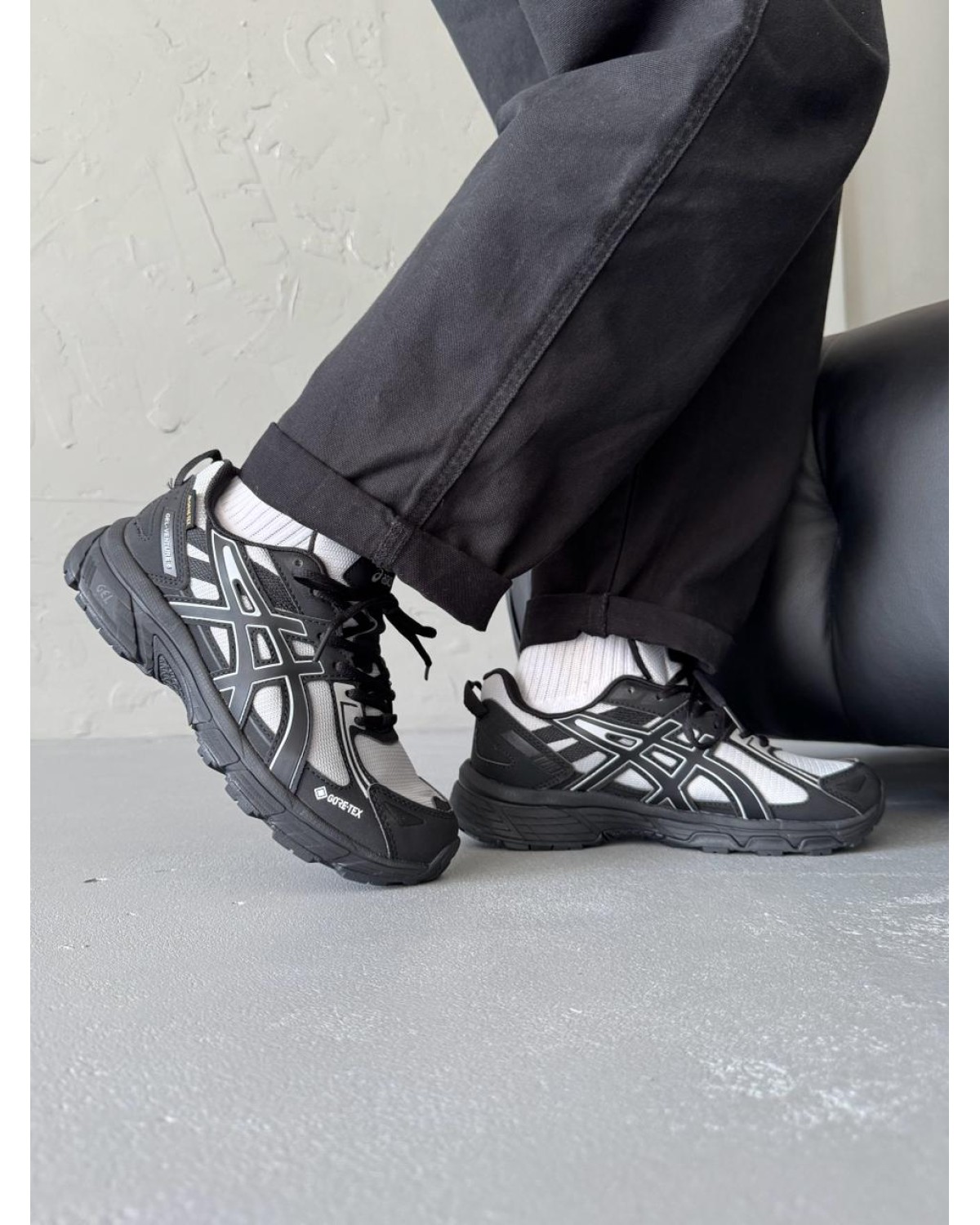 Asics Gel-Venture 6 Black/White Gore-Tex
