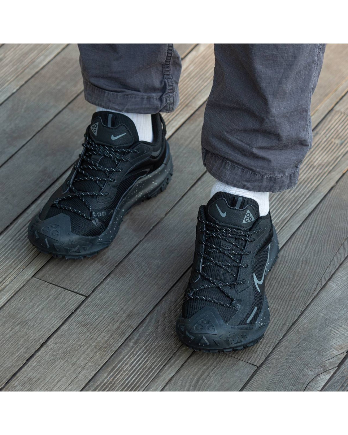 Nike ACG Mountain Fly 2 low Black\Red