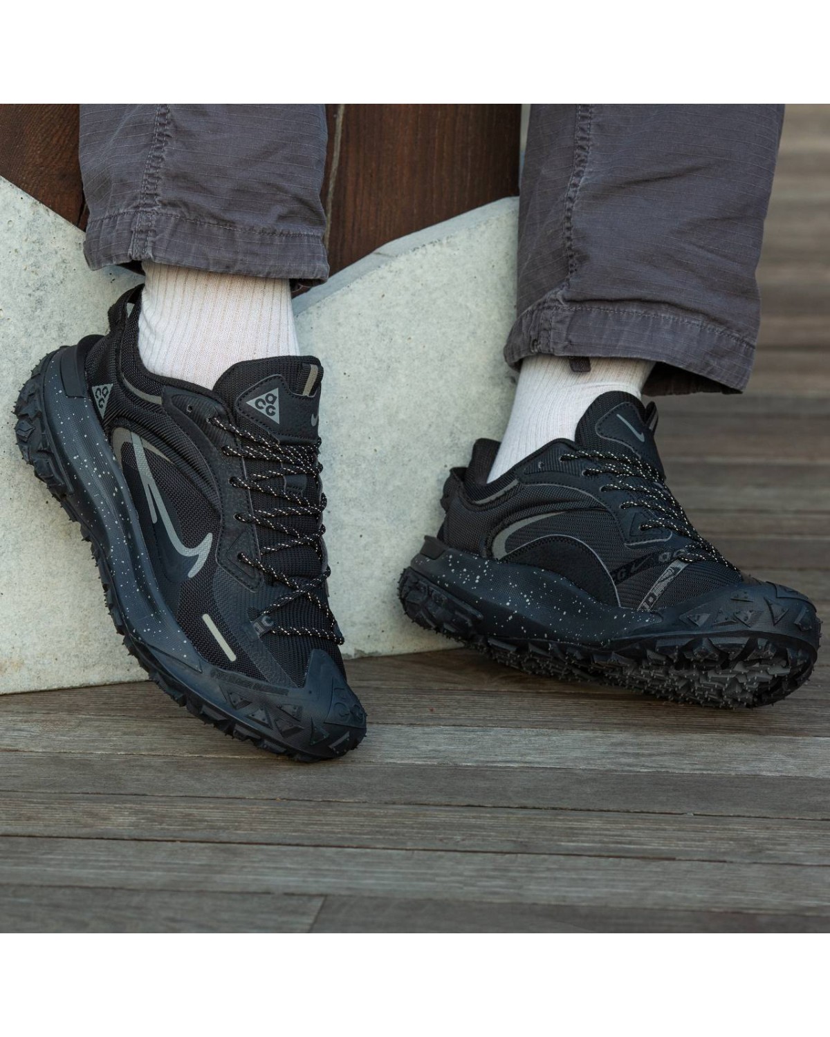 Nike ACG Mountain Fly 2 low Black\Red