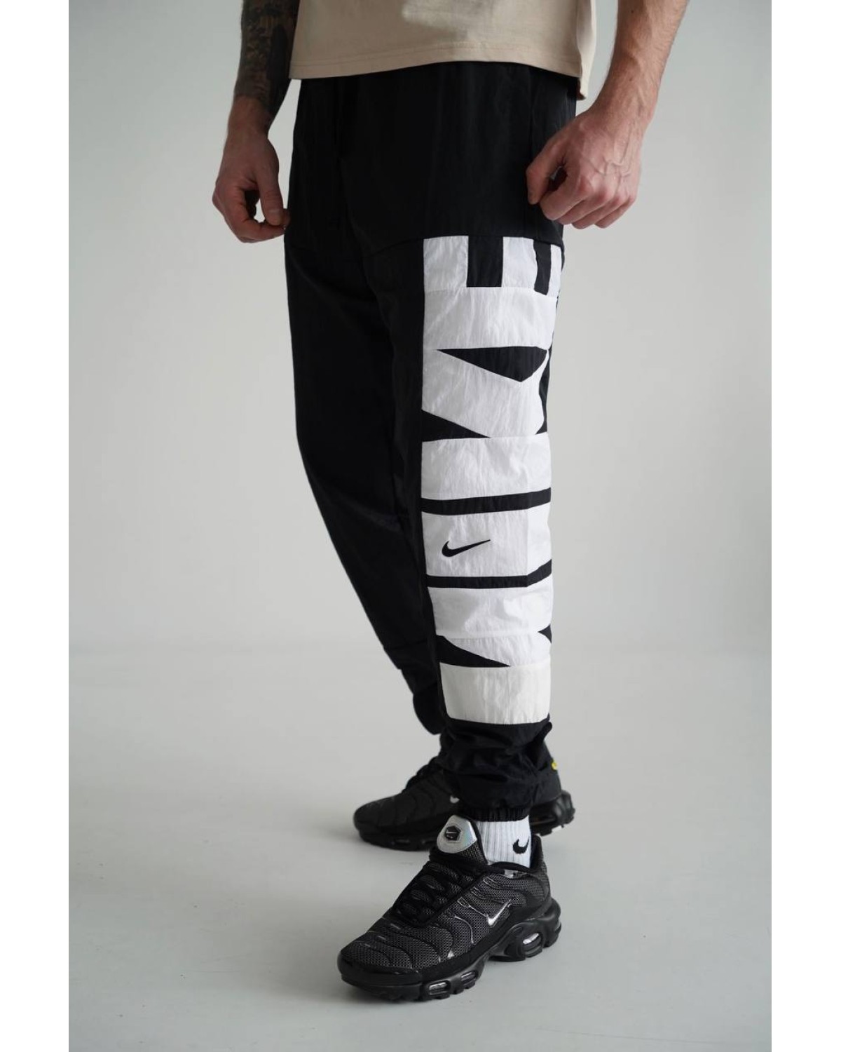 Нейлонові Штани Nike