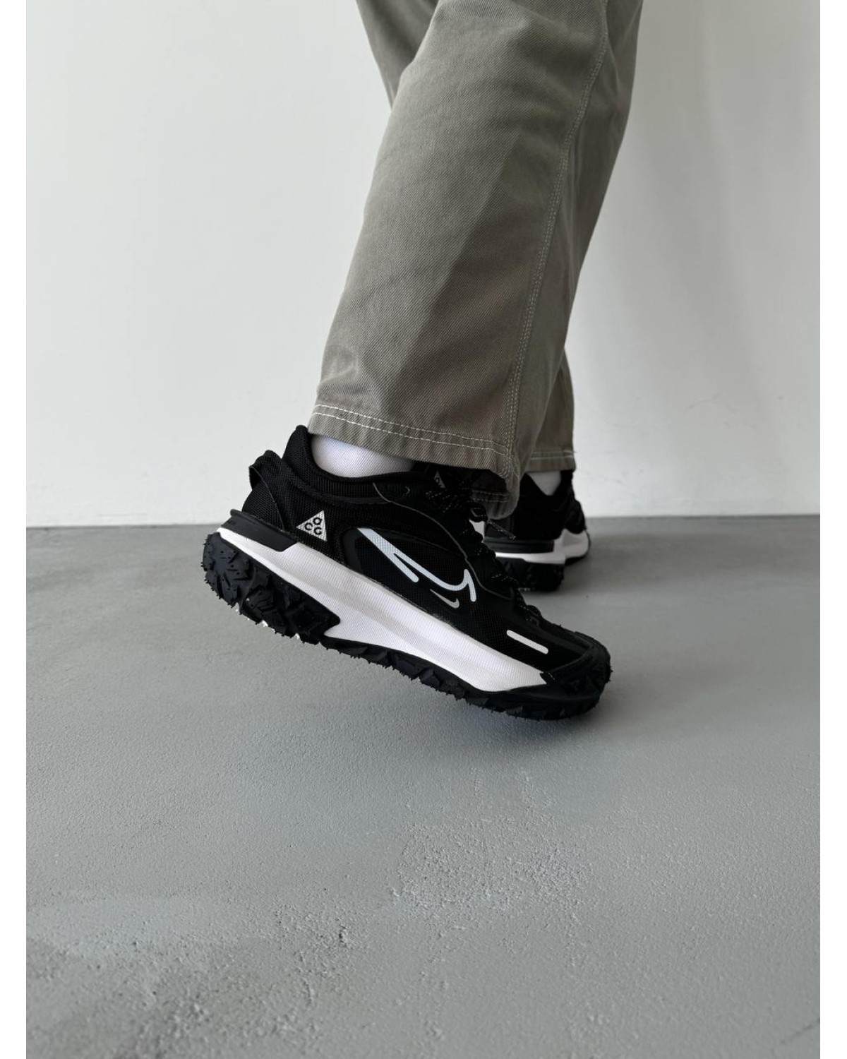 Nike ACG Mountain Fly Black/White