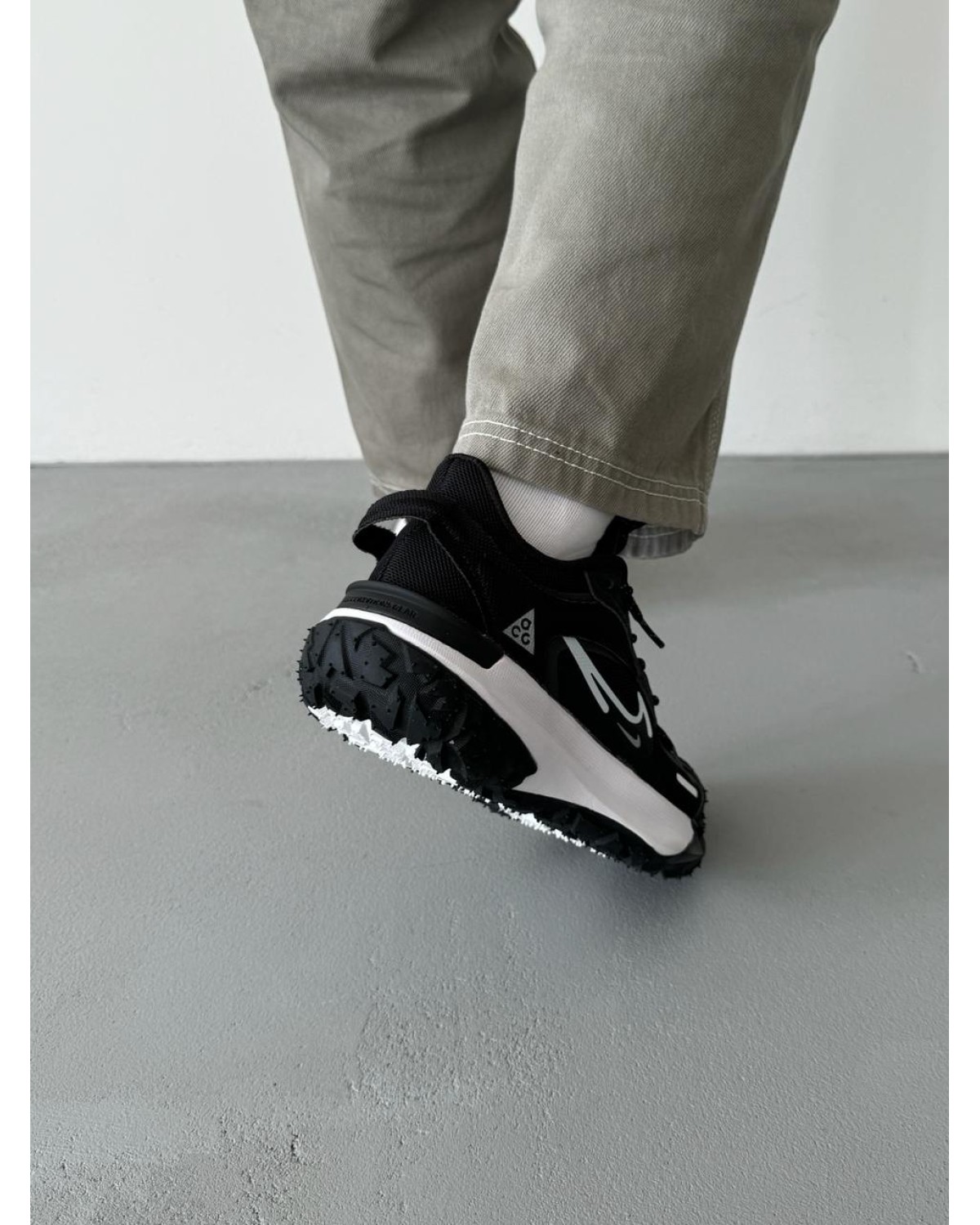 Nike ACG Mountain Fly Black/White