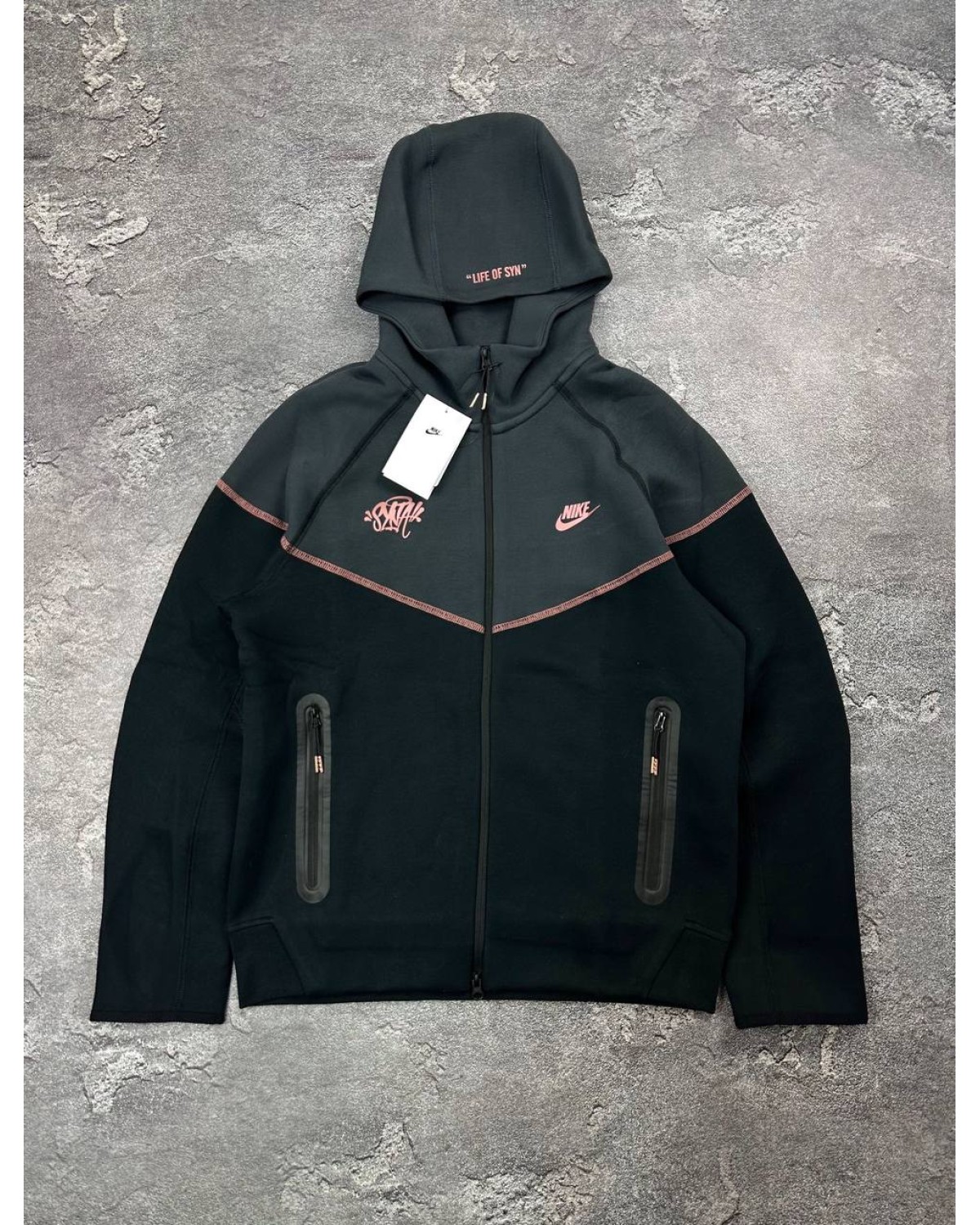 Кофта Nike Tech Syna World Central CEE