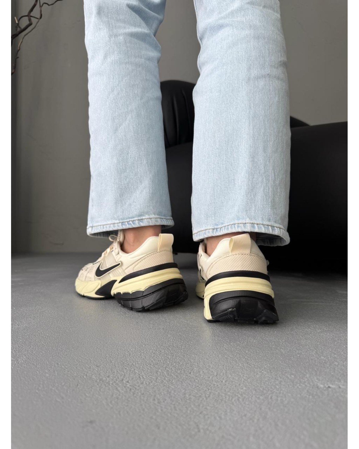 Nike V2K Runtekk Beige/Black