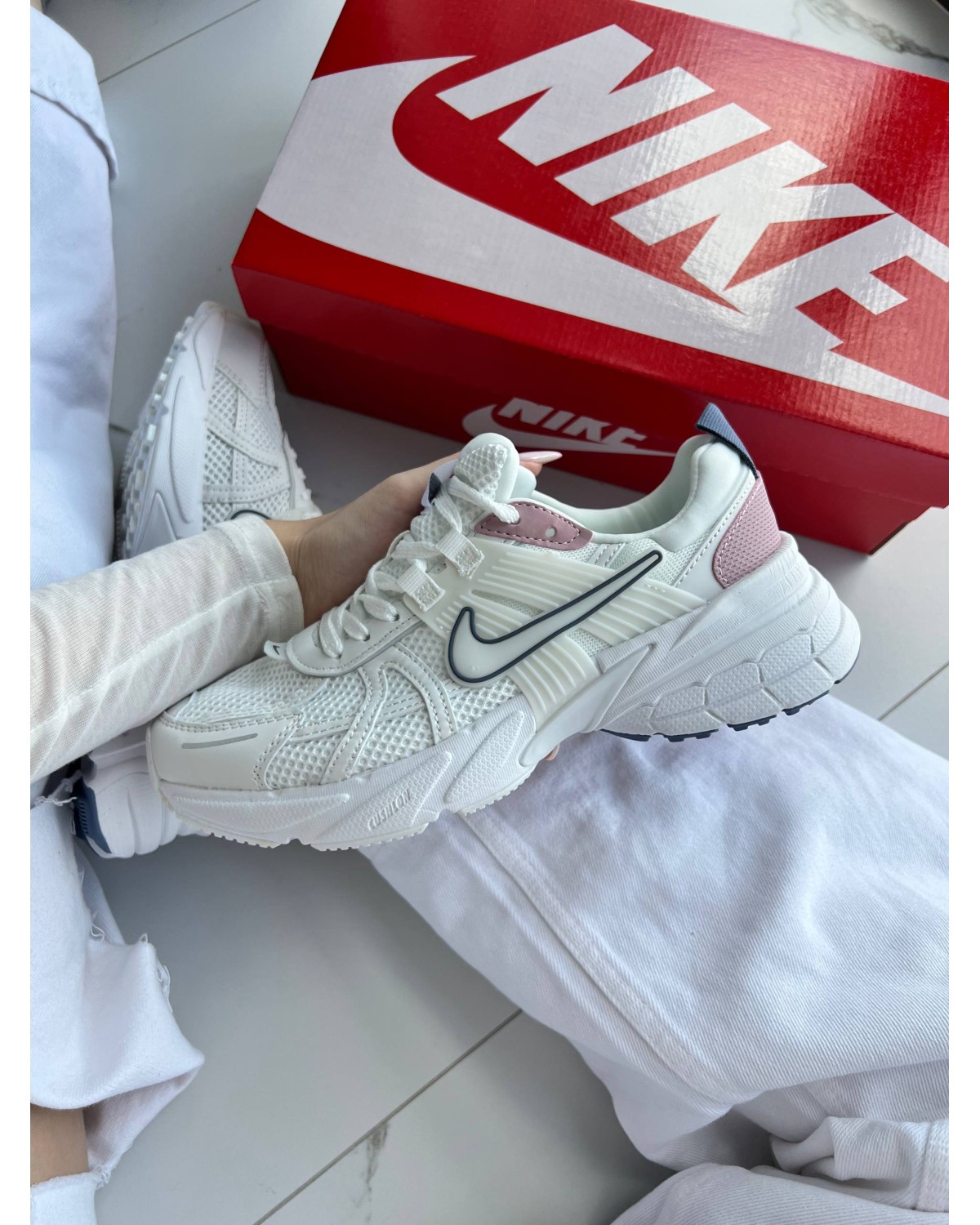 Nike V2K Run Pink White