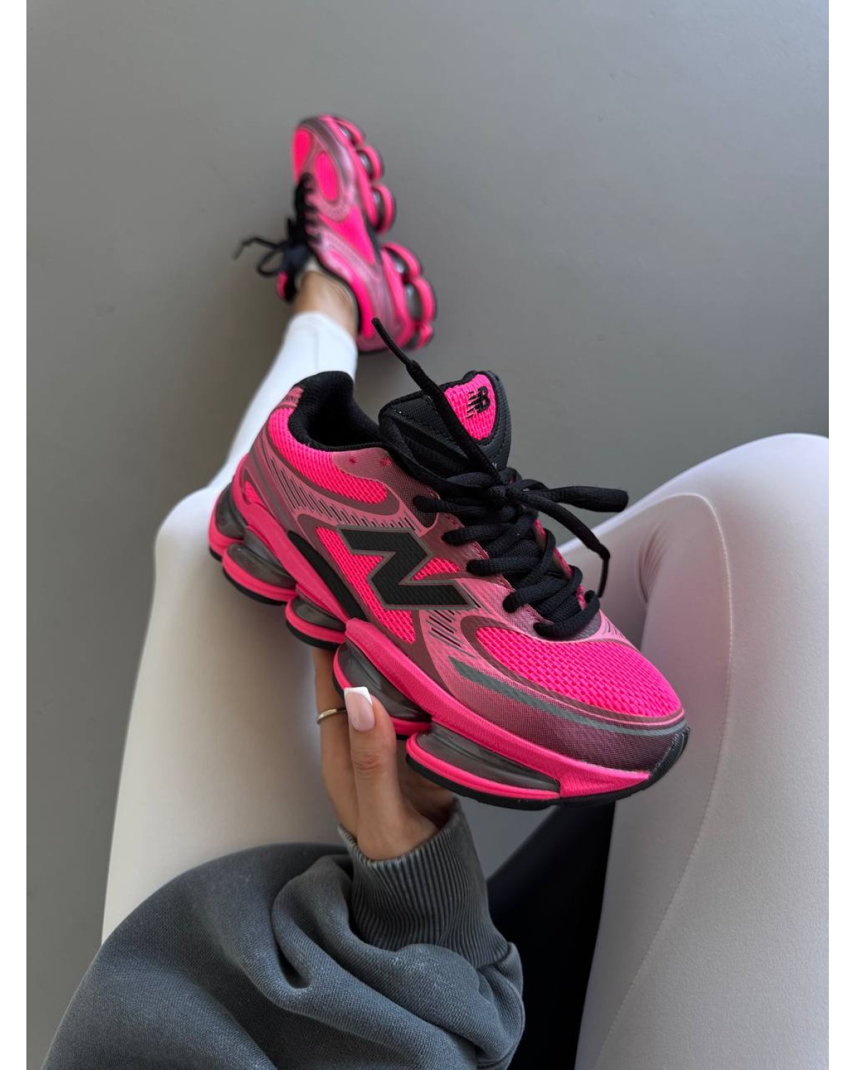 New Balance 2000 Pink / Black