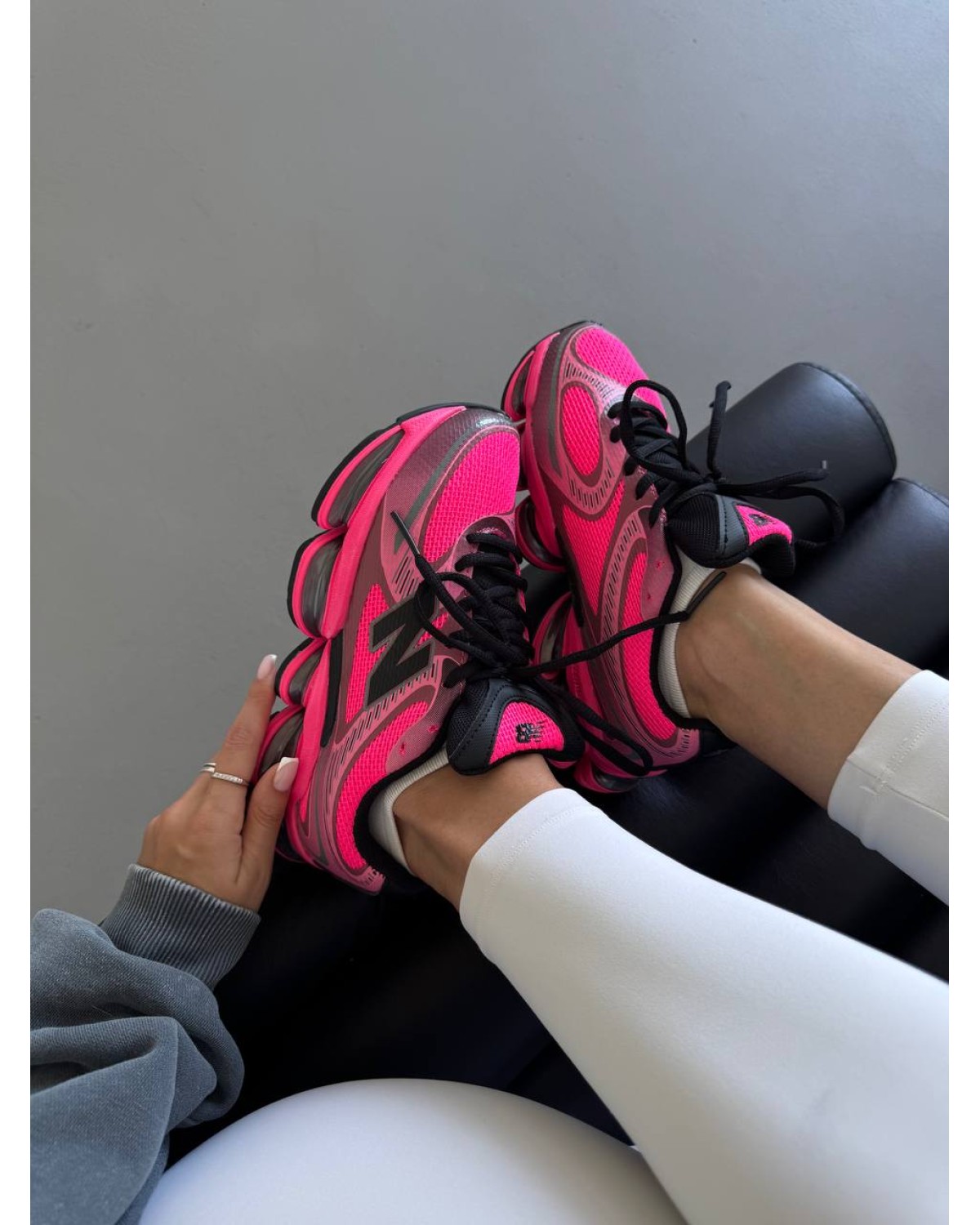 New Balance 2000 Pink / Black