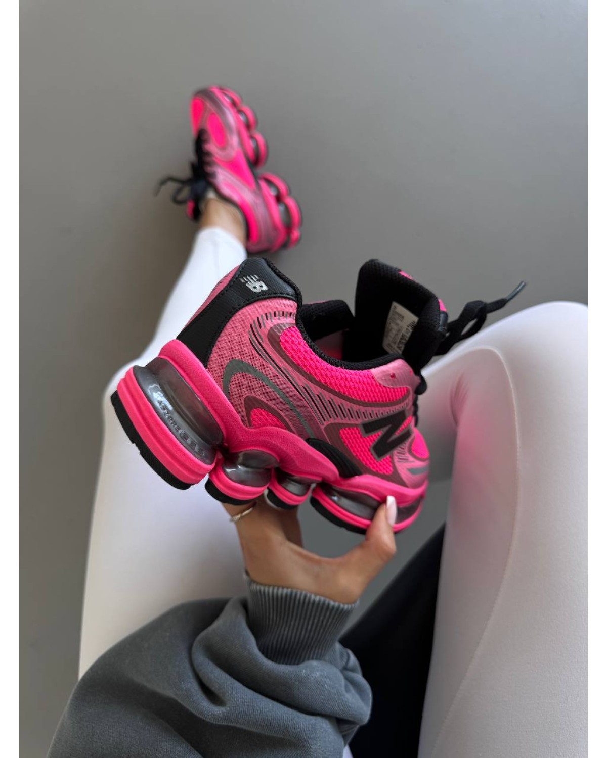 New Balance 2000 Pink / Black