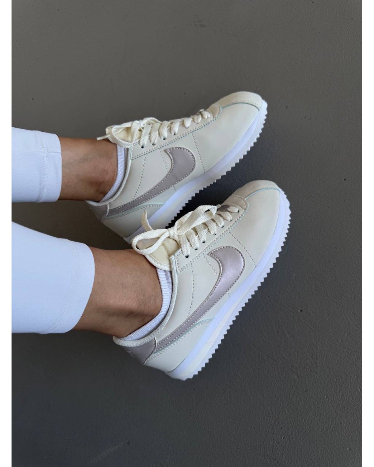 Nike Cortez Ivory / Metallic Bronze
