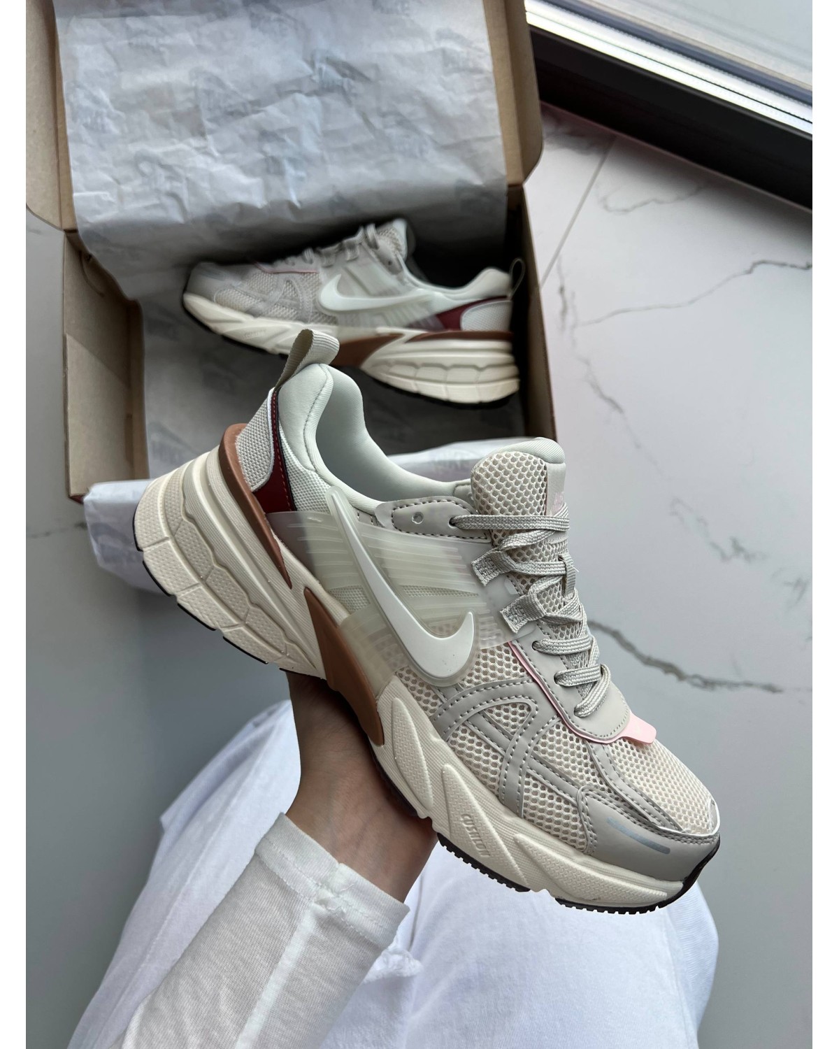Nike V2K Run Beige Pink