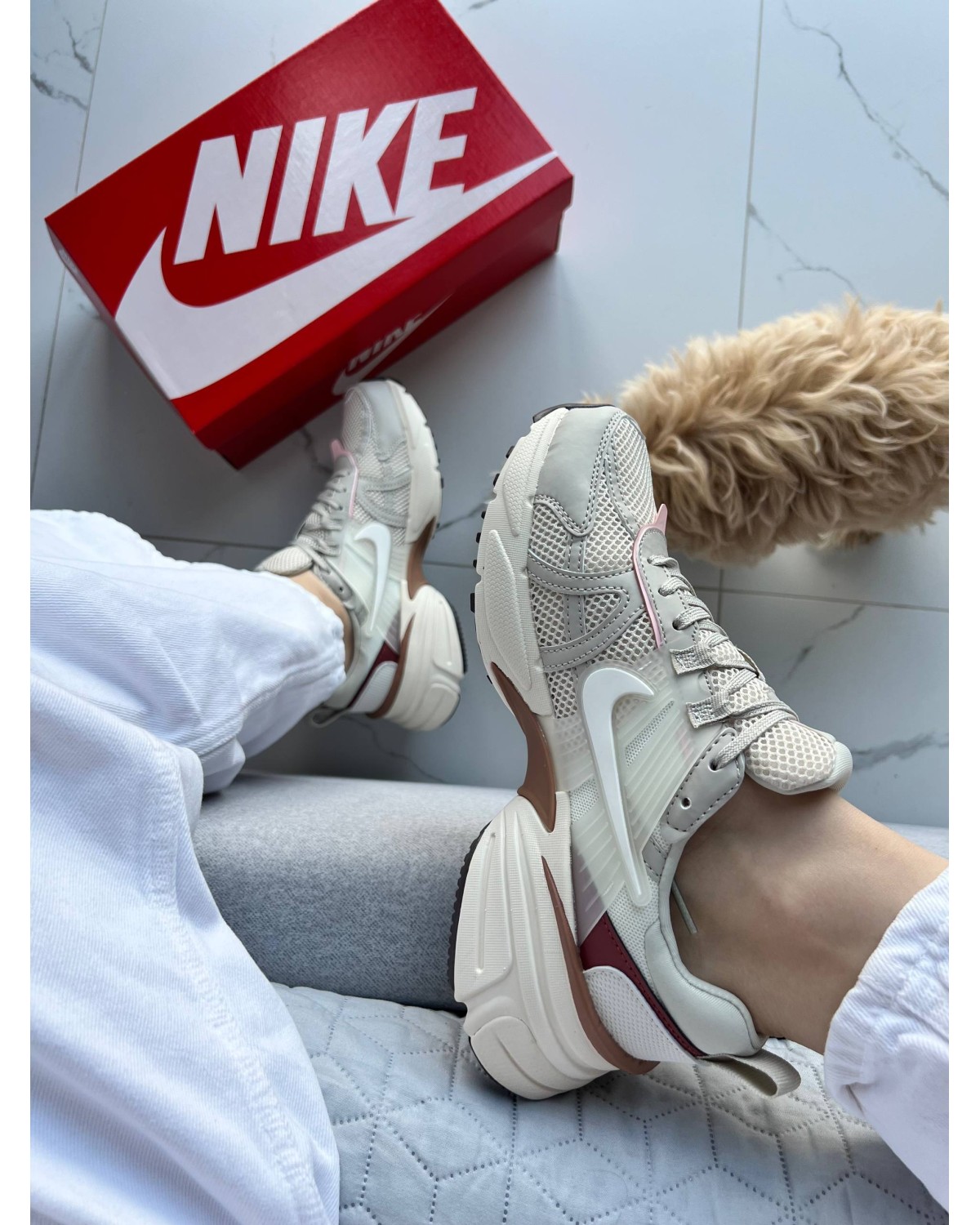 Nike V2K Run Beige Pink