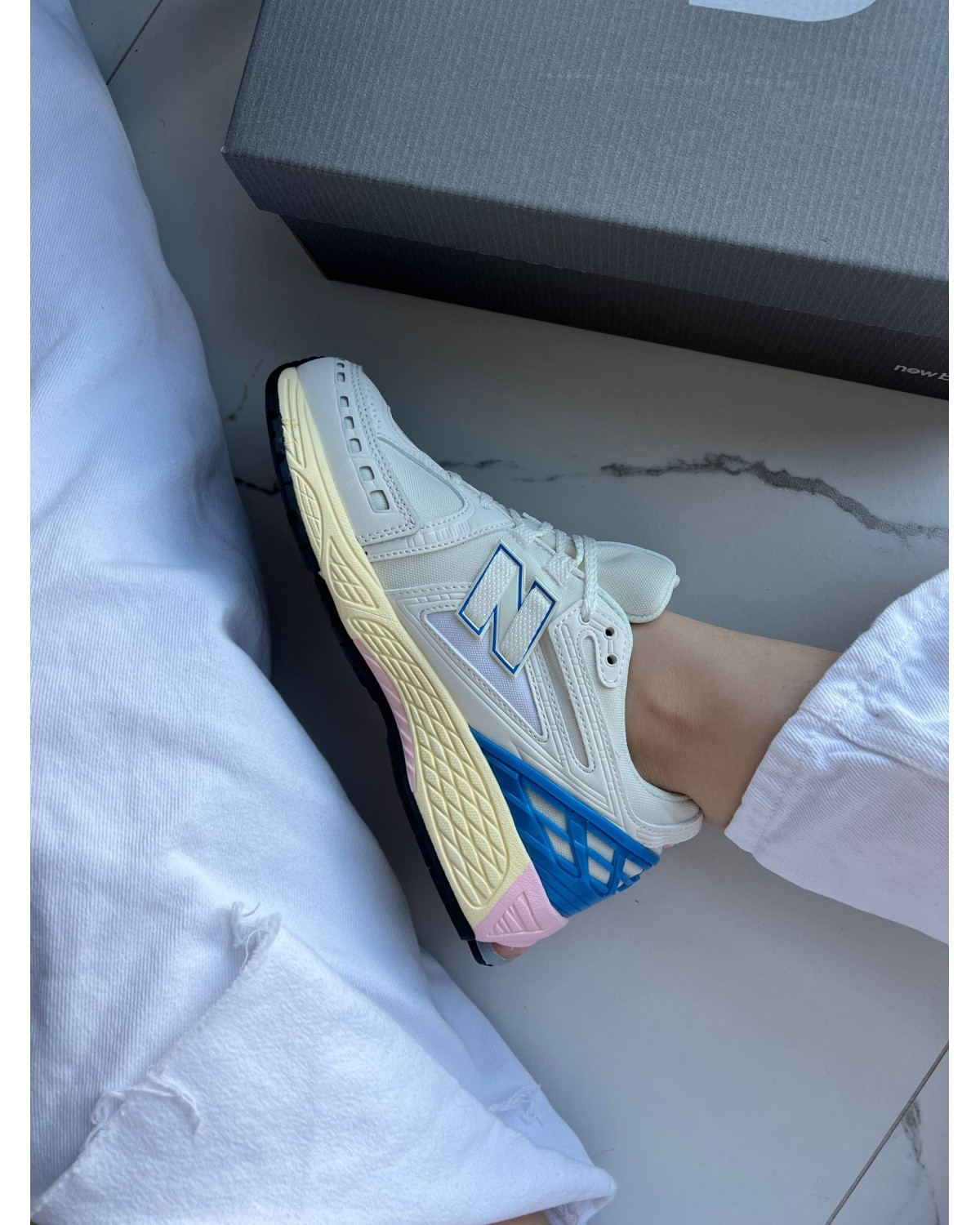 New Balance 1906R Cordura White Blue Pink