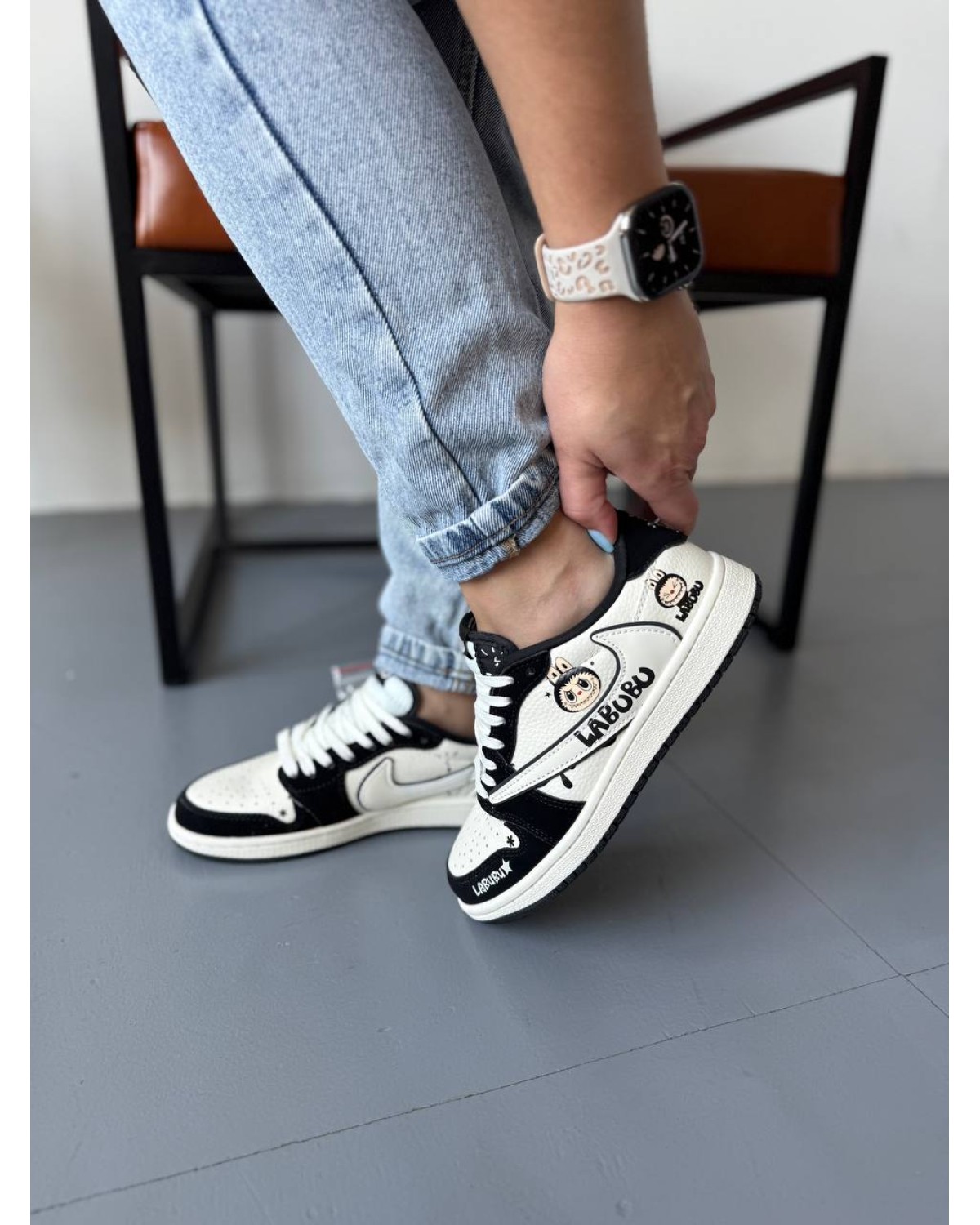 Nike Air Jordan 1 low Travis Scott x Labubu Black Beige