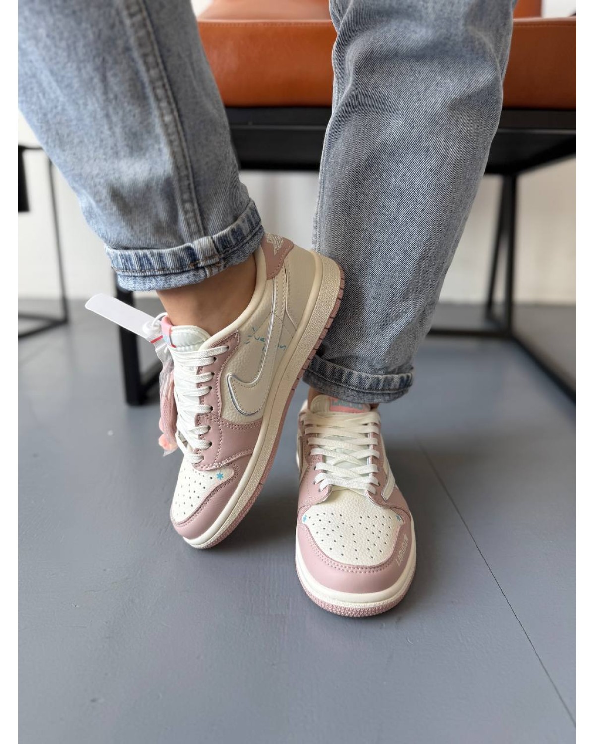 Nike Air Jordan 1 low Travis Scott x Labubu Pink Beige