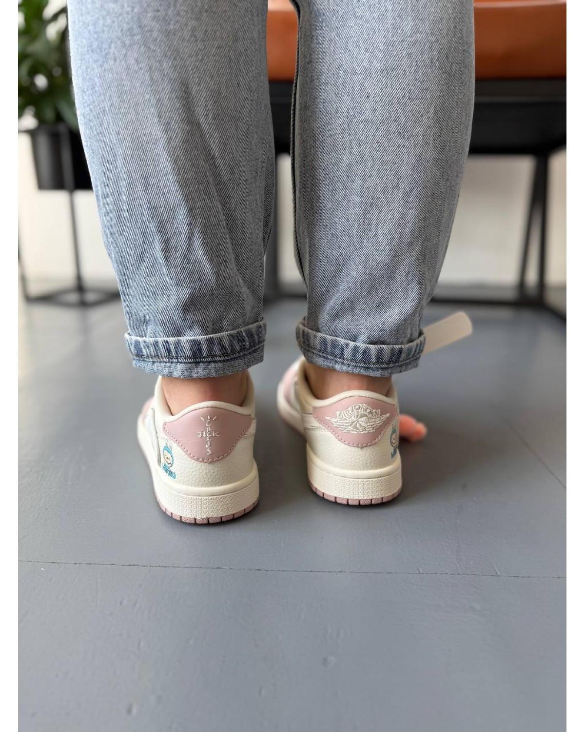 Nike Air Jordan 1 low Travis Scott x Labubu Pink Beige