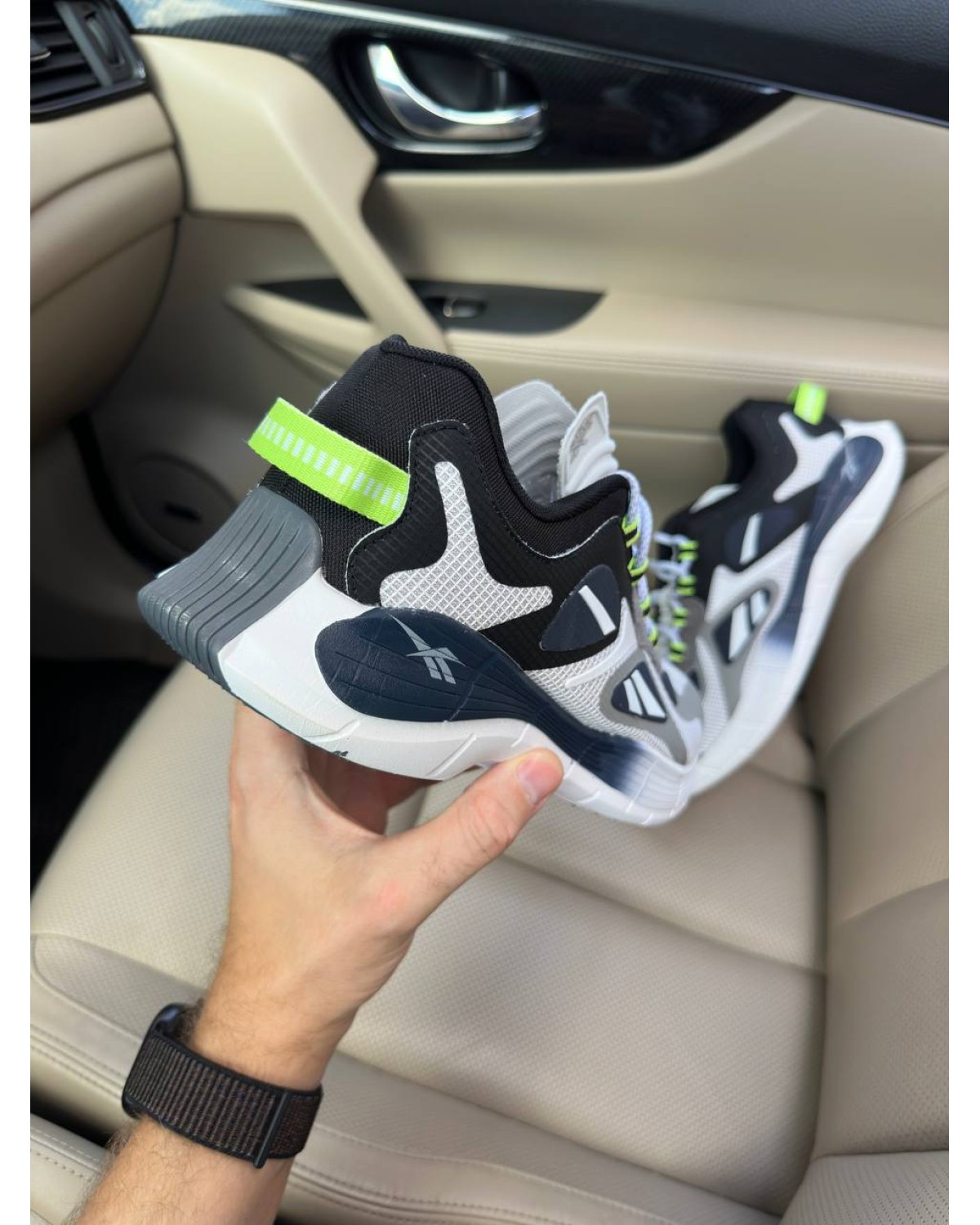 Reebok Zig Kinetica White Grey Black