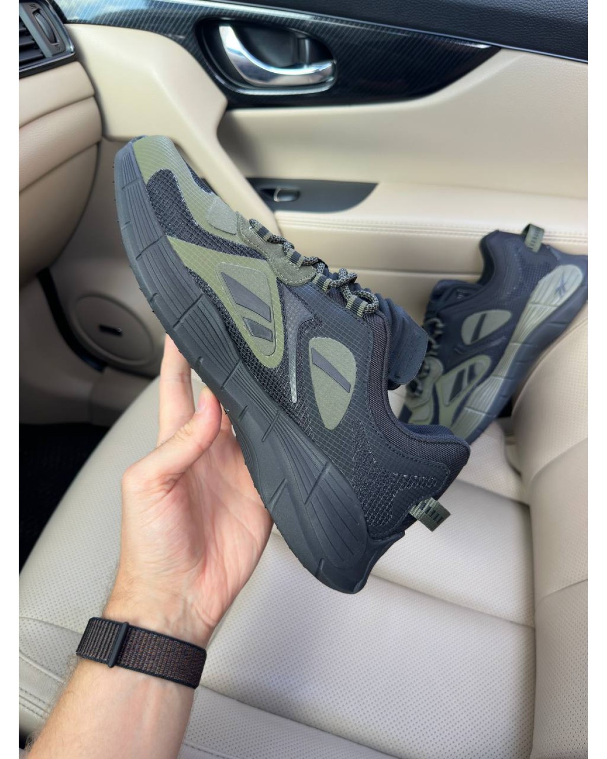 Reebok Zig Kinetica Black Khaki