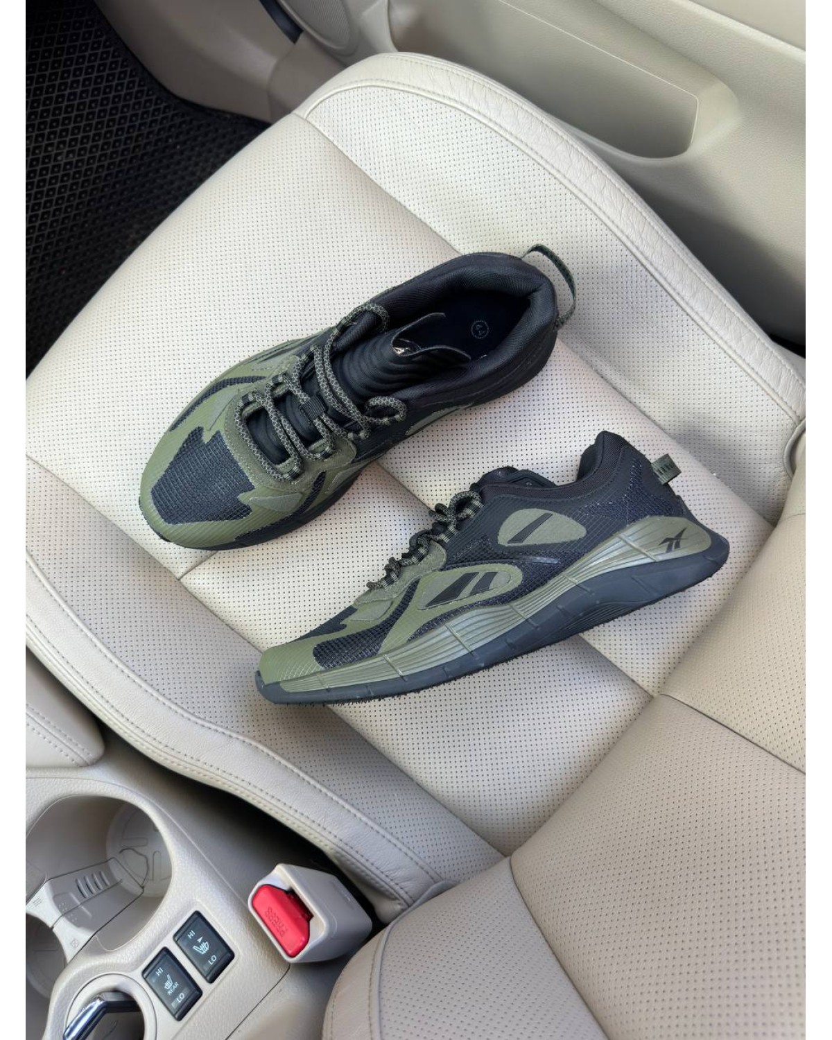 Reebok Zig Kinetica Black Khaki
