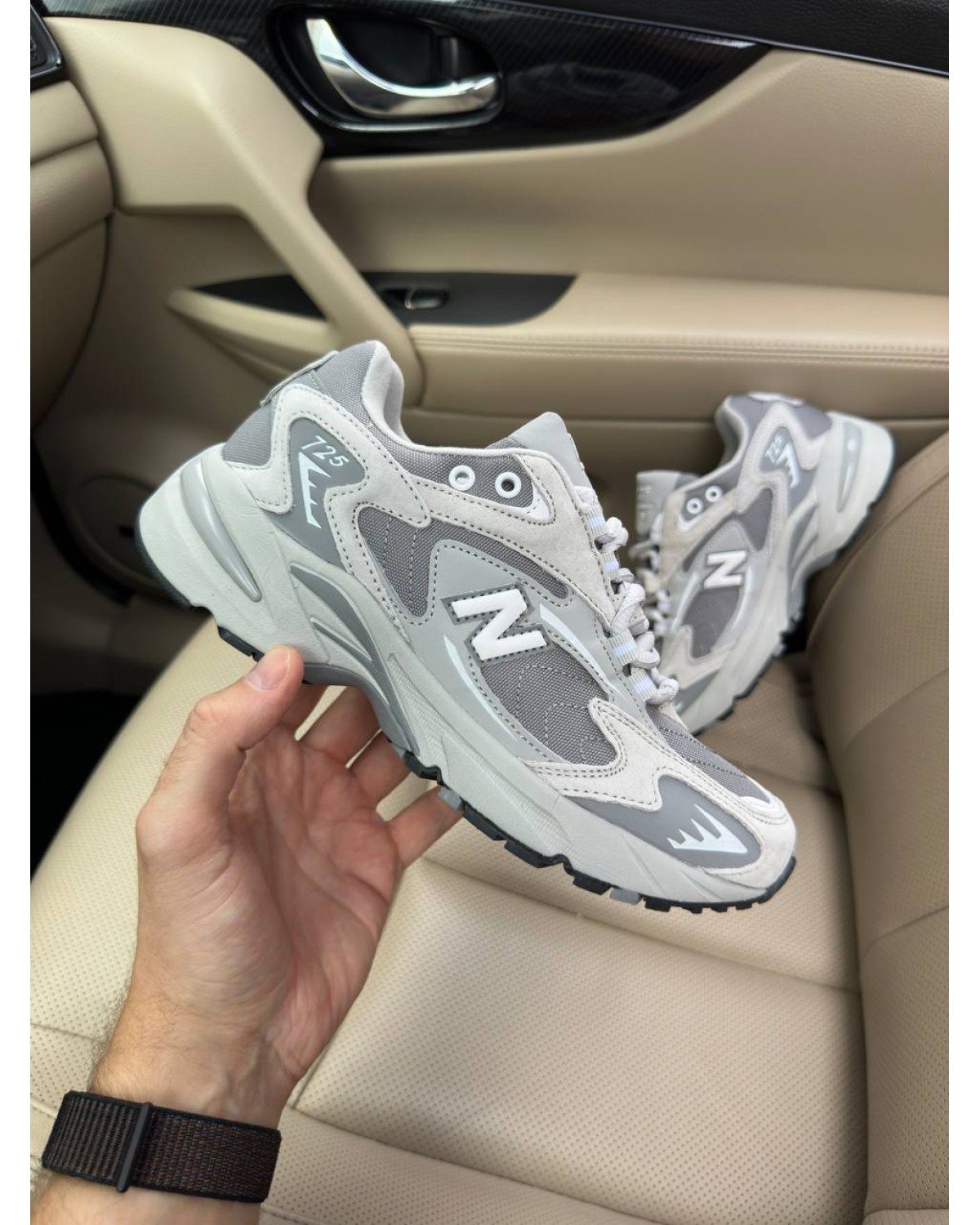 New Balance 725 Black White Thermo
