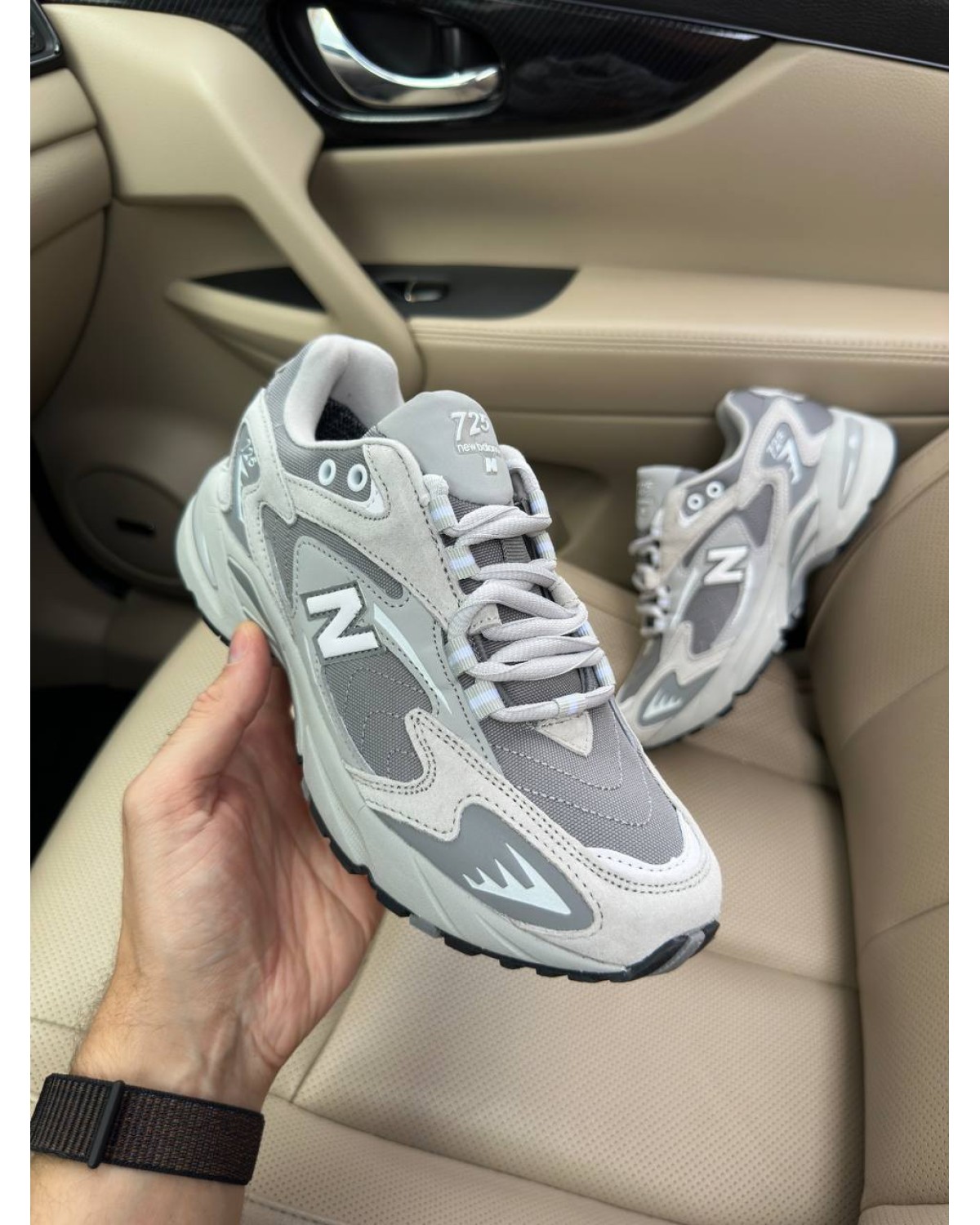 New Balance 725 Black White Thermo