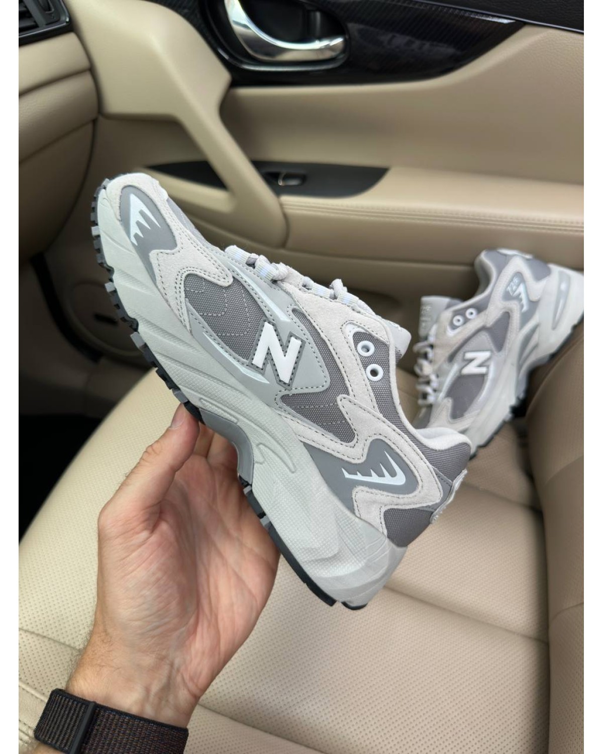 New Balance 725 Black White Thermo
