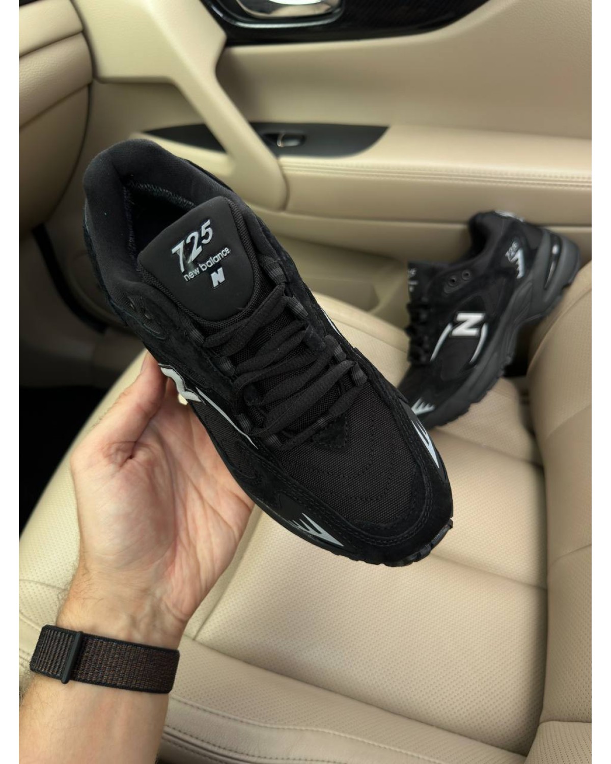 New Balance 725 Black Thermo