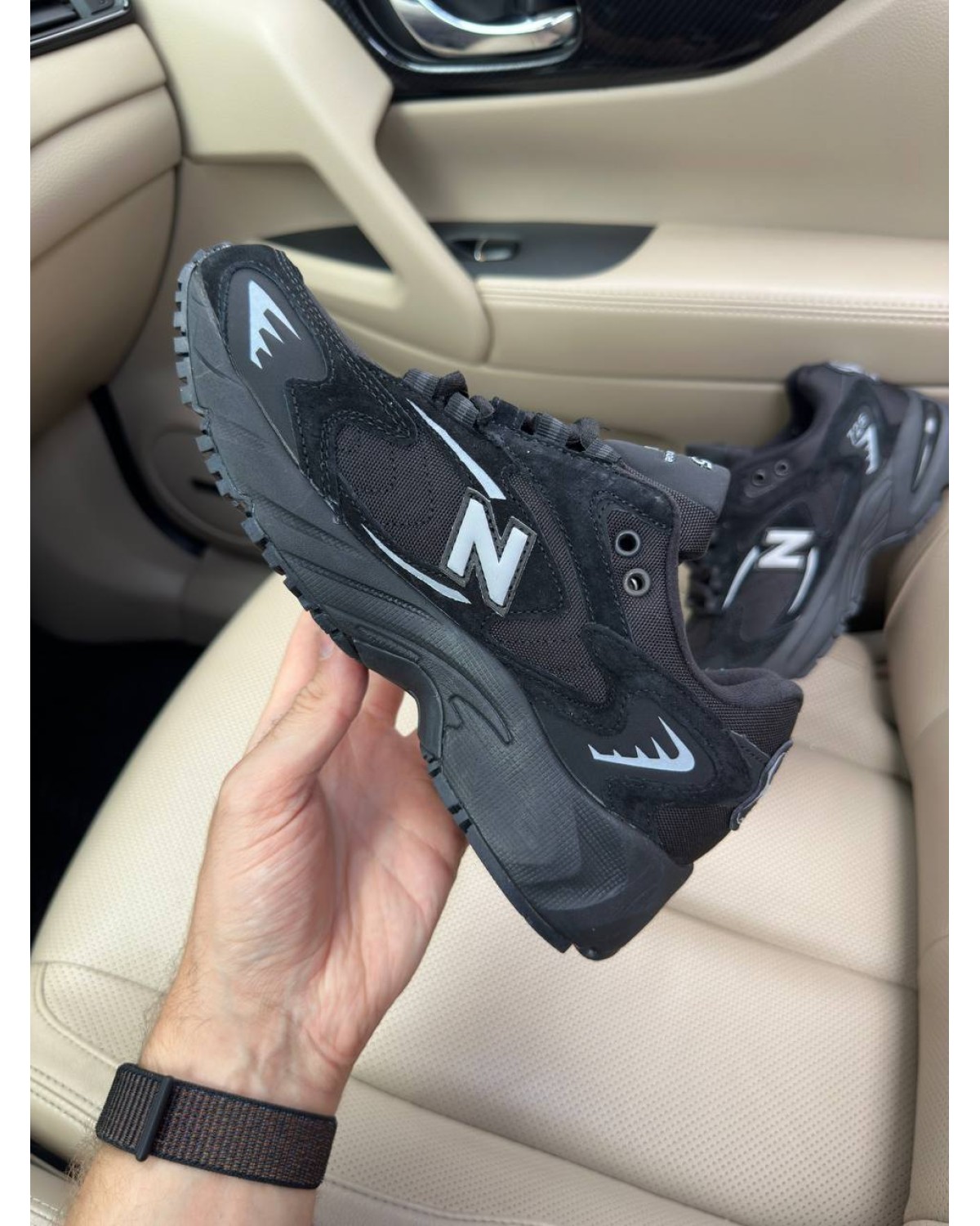 New Balance 725 Black Thermo