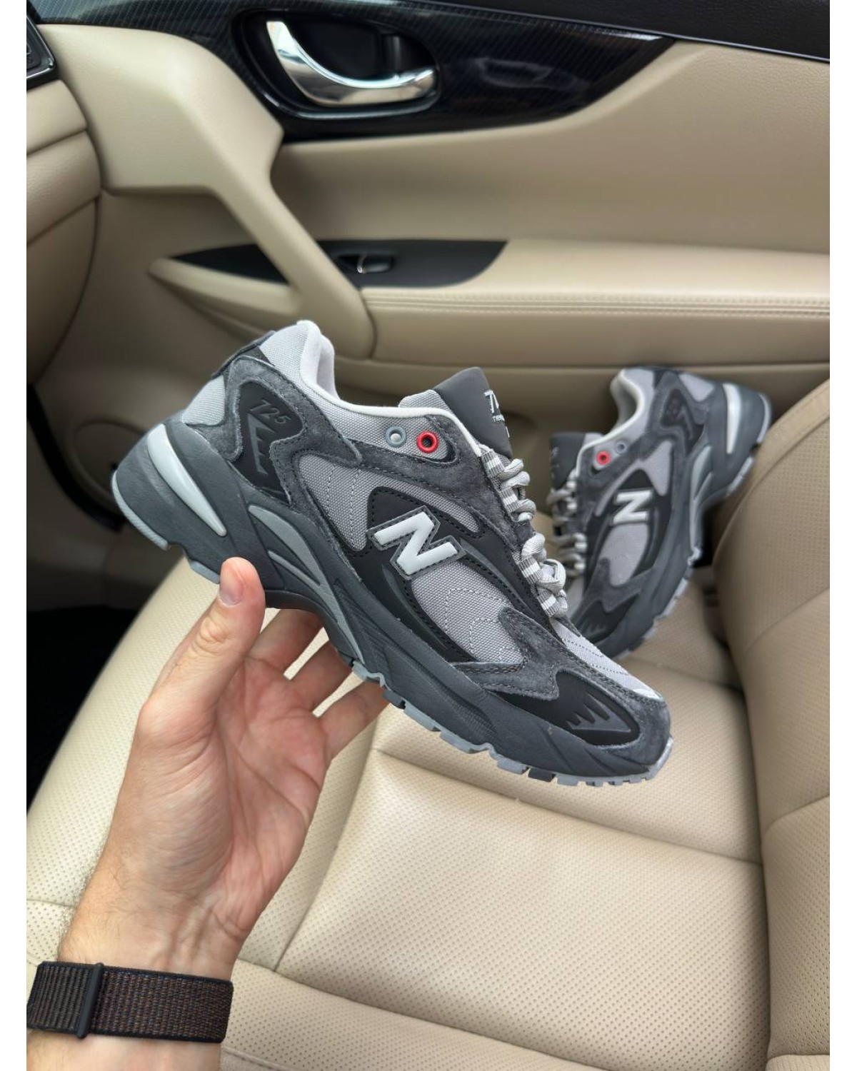 New Balance 725 Dark Grey Thermo