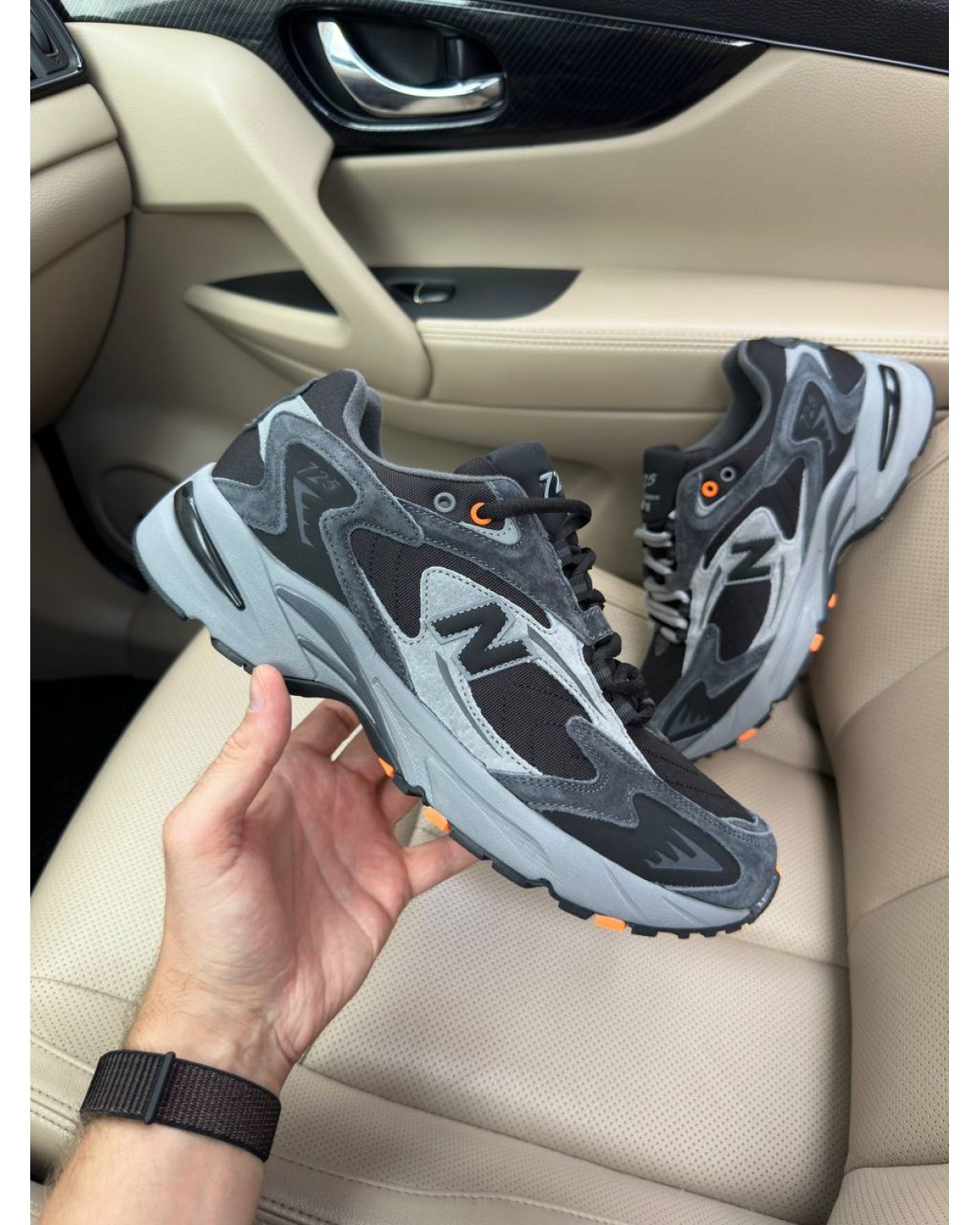New Balance 725 Dark Grey Orange Thermo