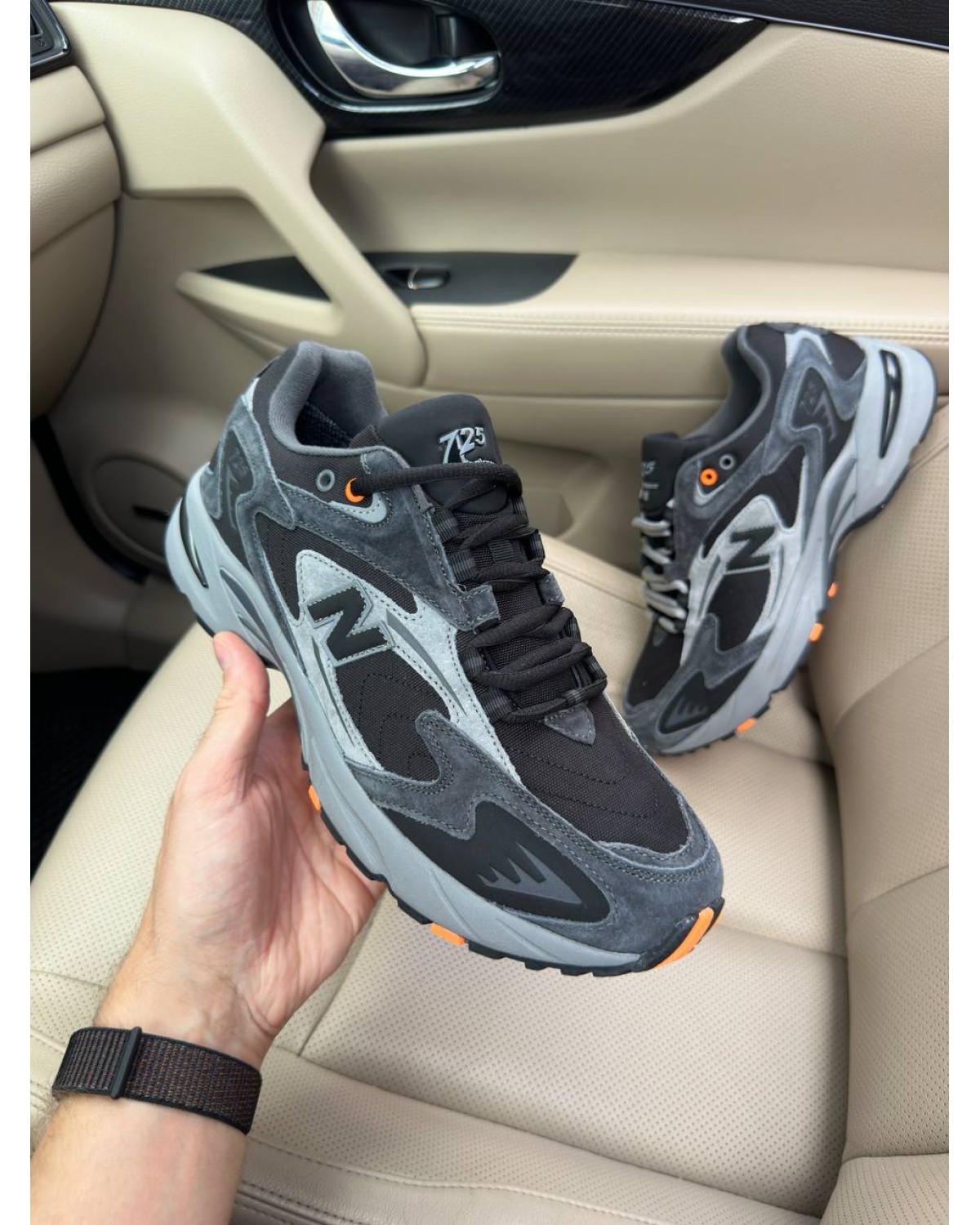 New Balance 725 Dark Grey Orange Thermo