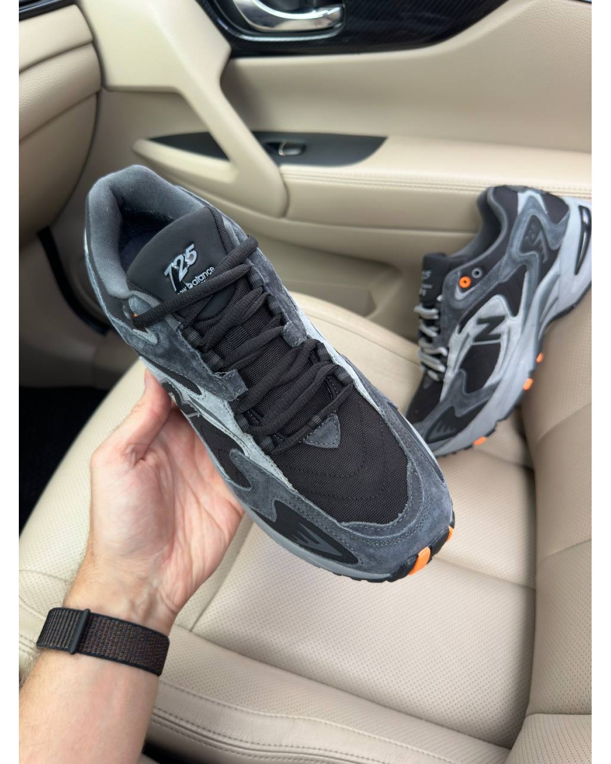 New Balance 725 Dark Grey Orange Thermo