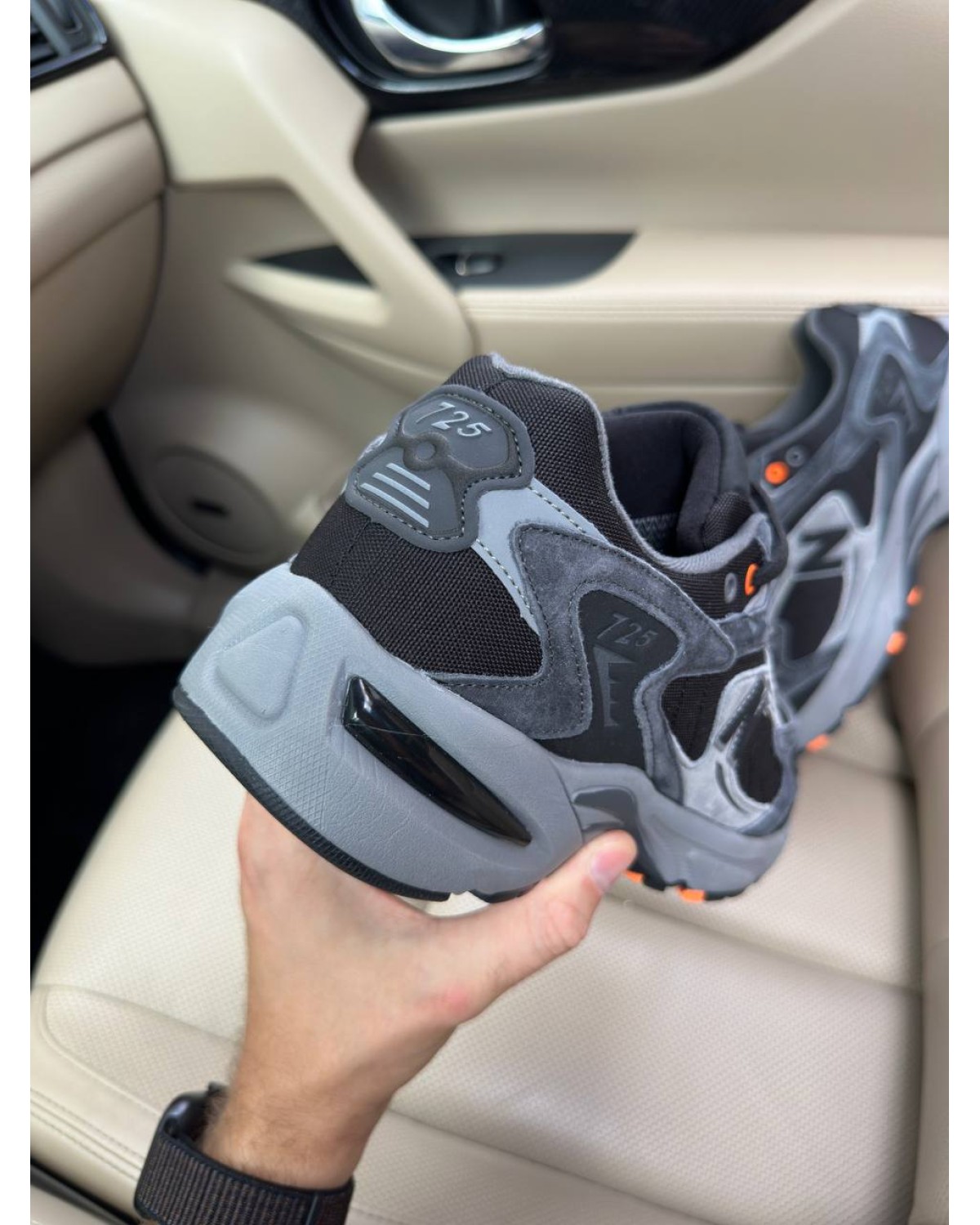 New Balance 725 Dark Grey Orange Thermo