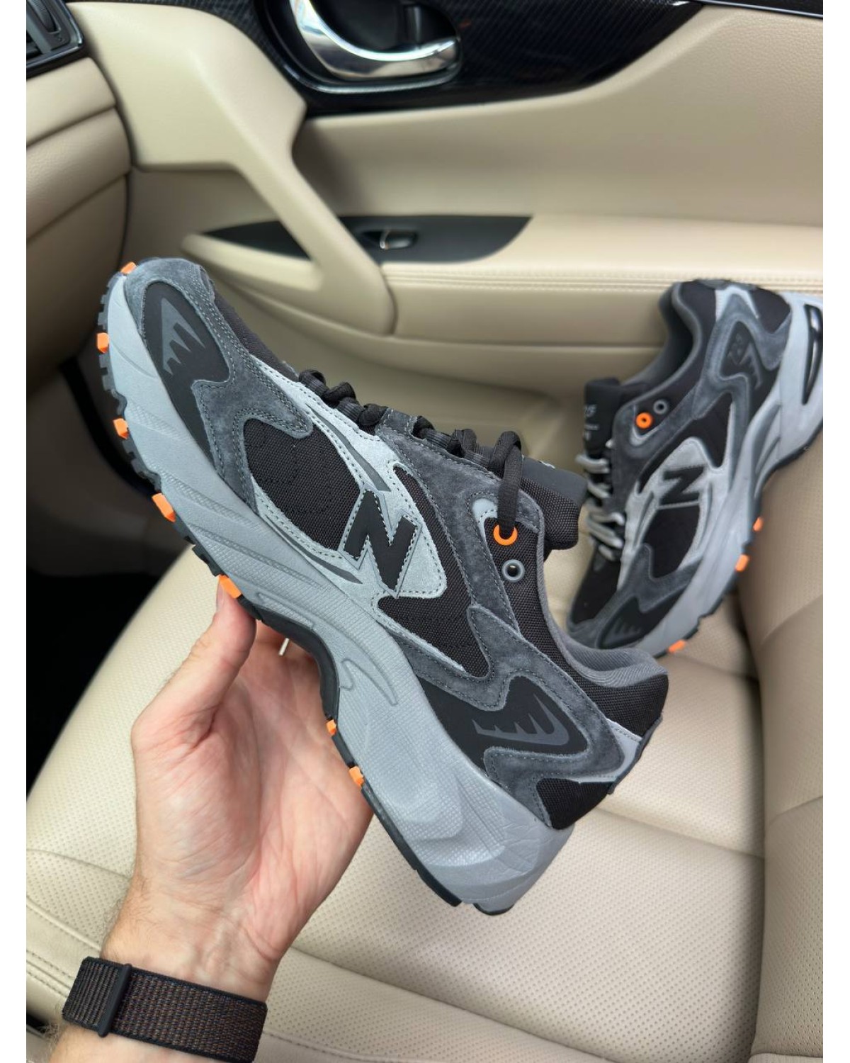 New Balance 725 Dark Grey Orange Thermo