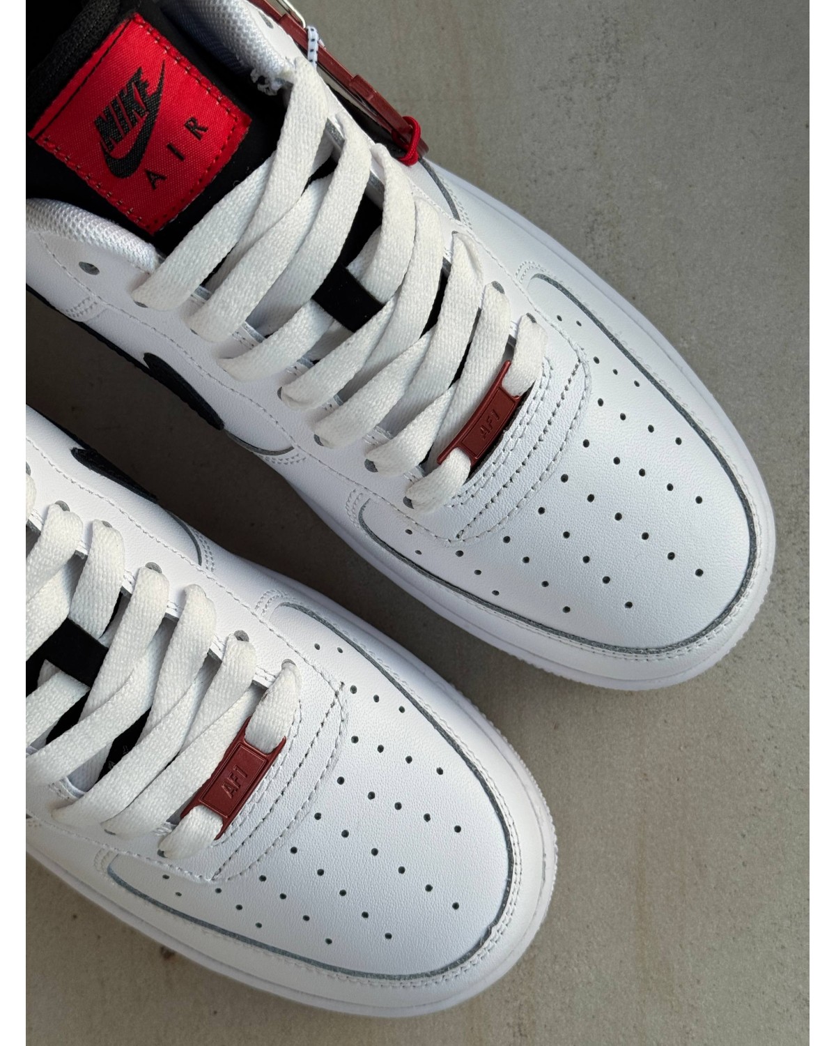 Nike Air Force 1 '07 PRM Mousqueton Swoosh Rouge