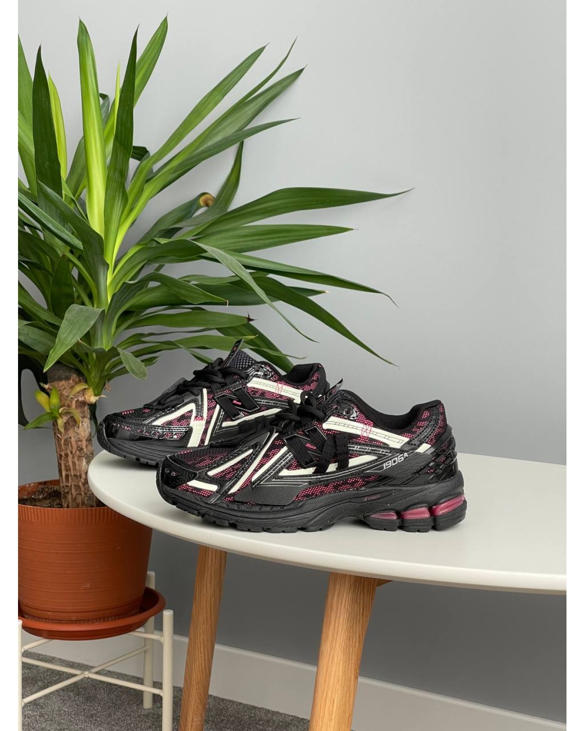 New Balance Black Dragon Berry