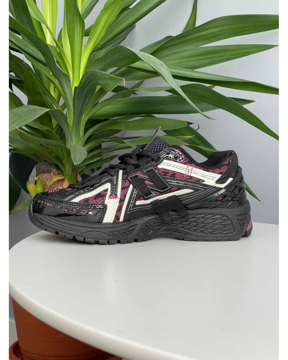 New Balance Black Dragon Berry