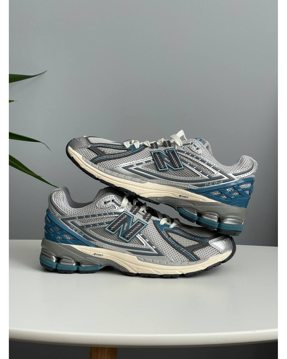 New Balance 1906R Silver Metallic Terrarium