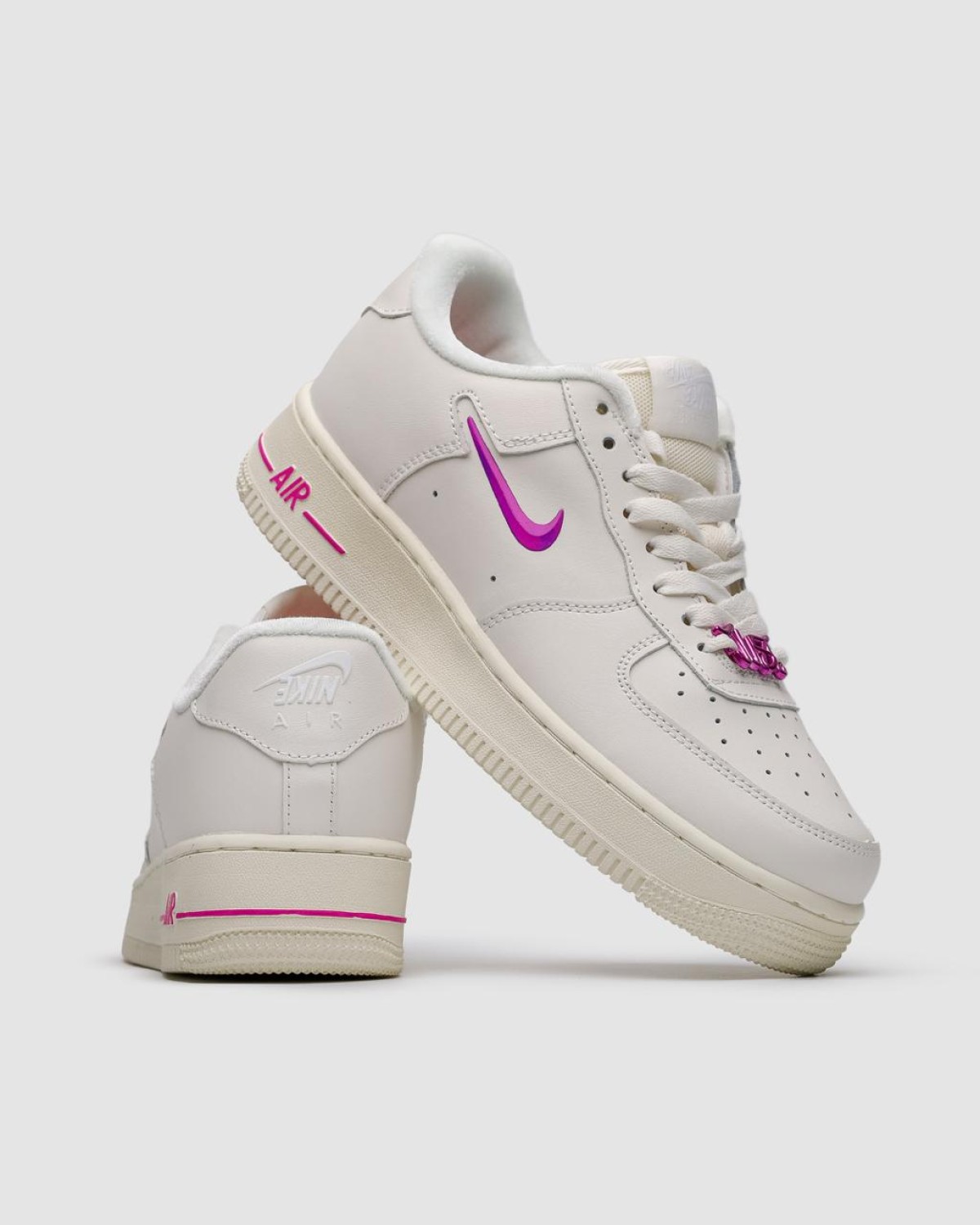 Nike Air Force 1’07SE Coconut Mink/ Playful Pink