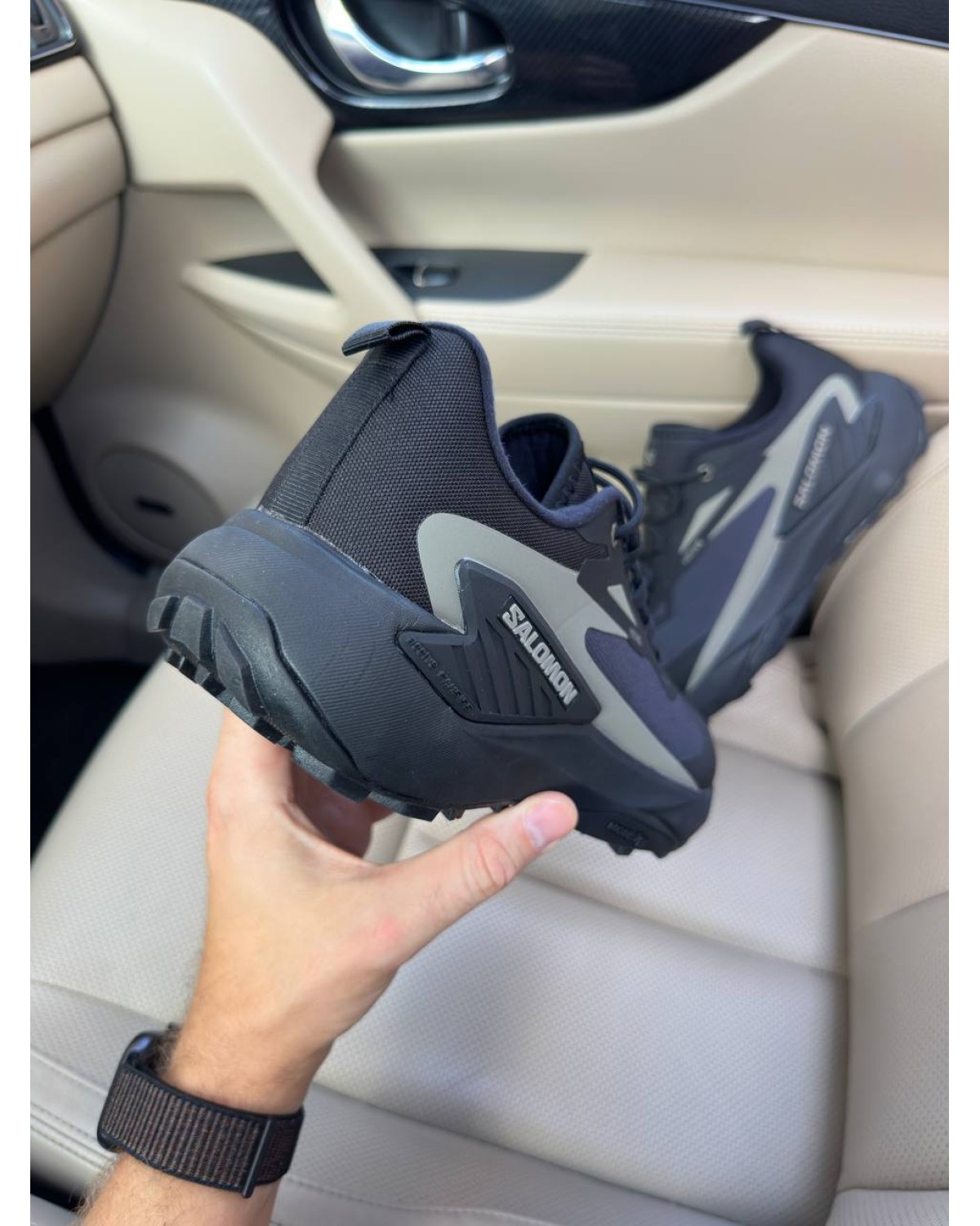 Salomon Genesis Gore-Tex Black Khaki