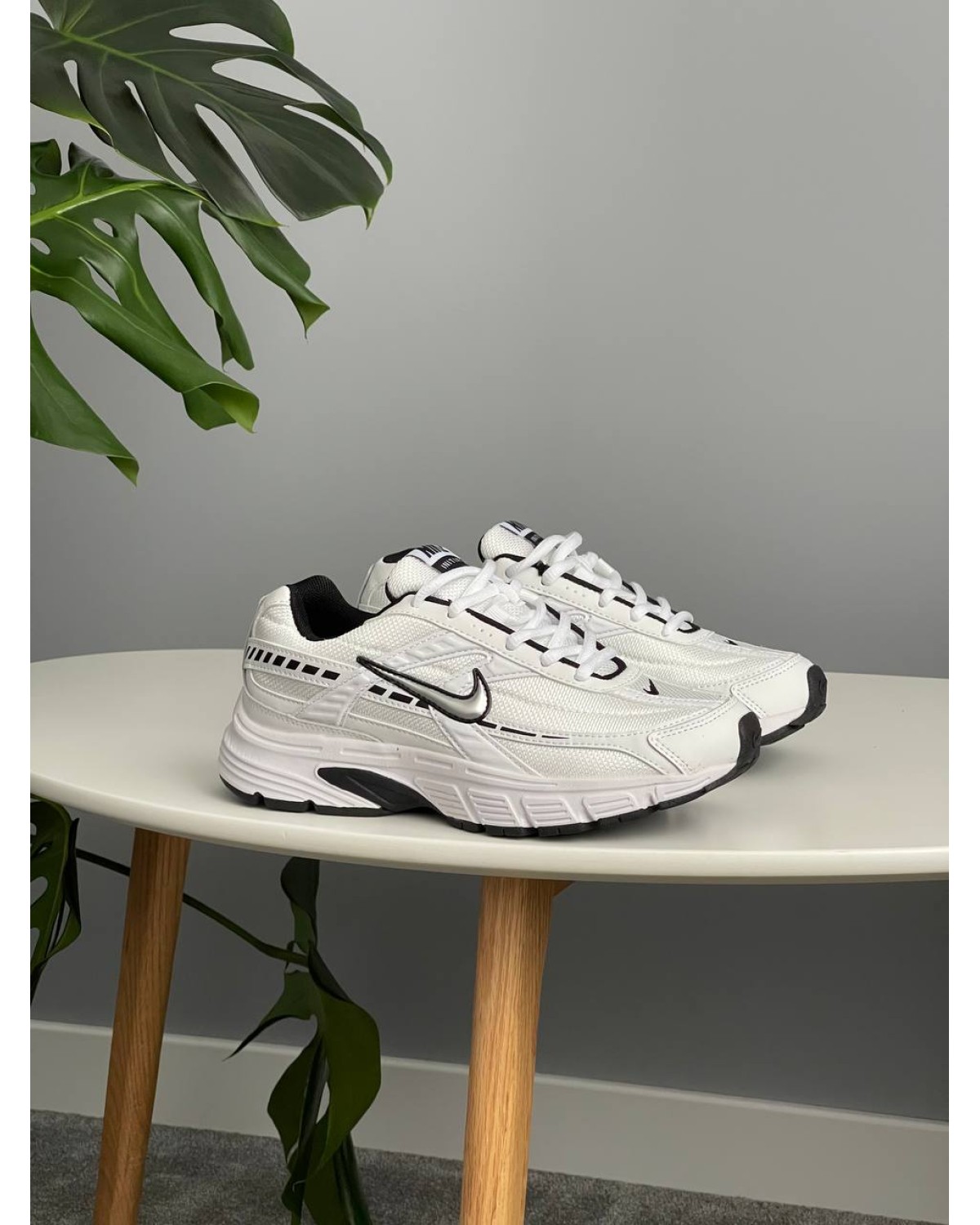 Nike Initiator White Black