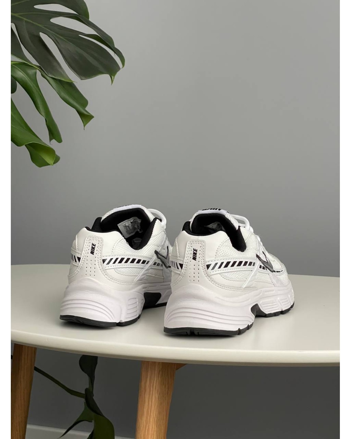 Nike Initiator White Black