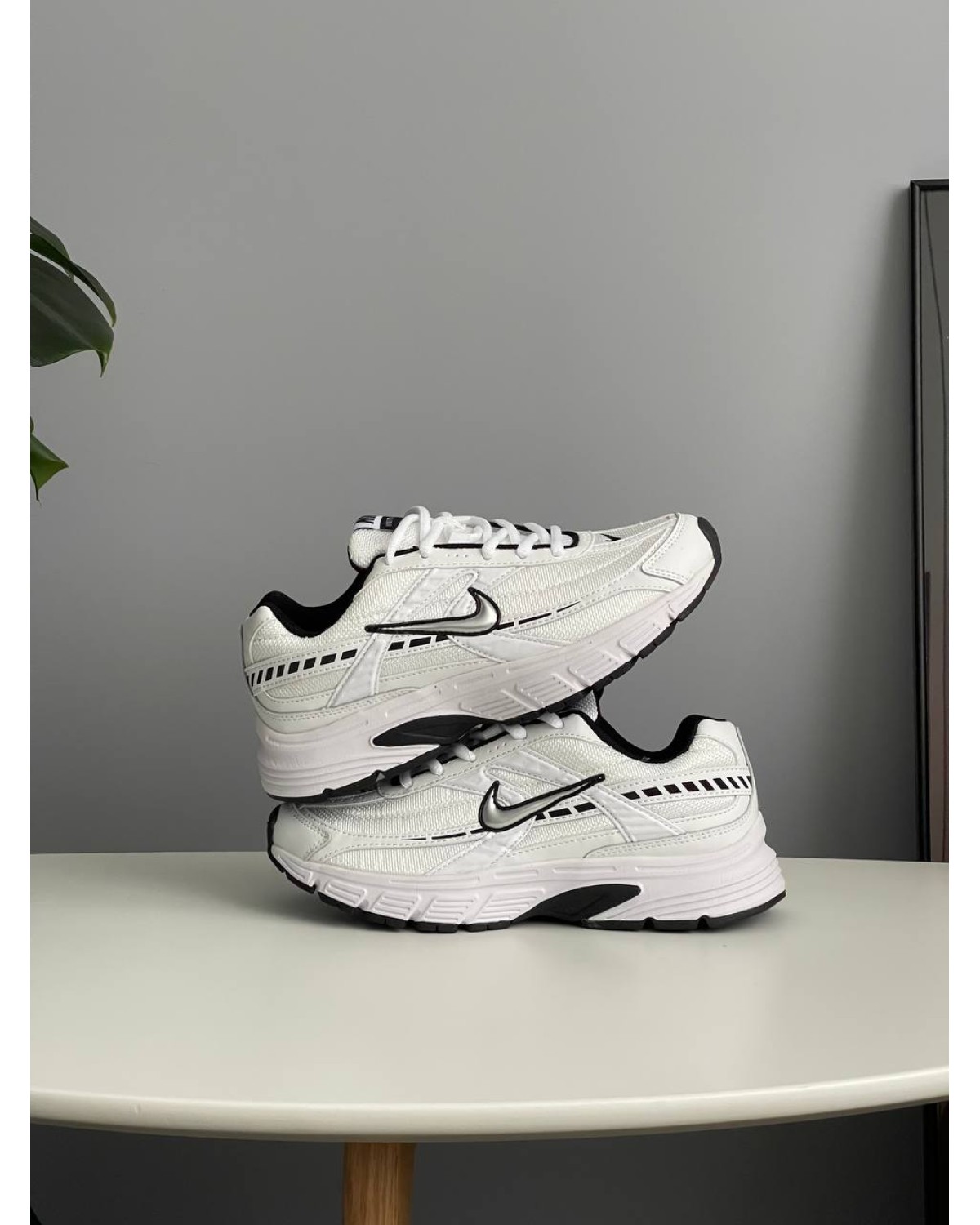 Nike Initiator White Black
