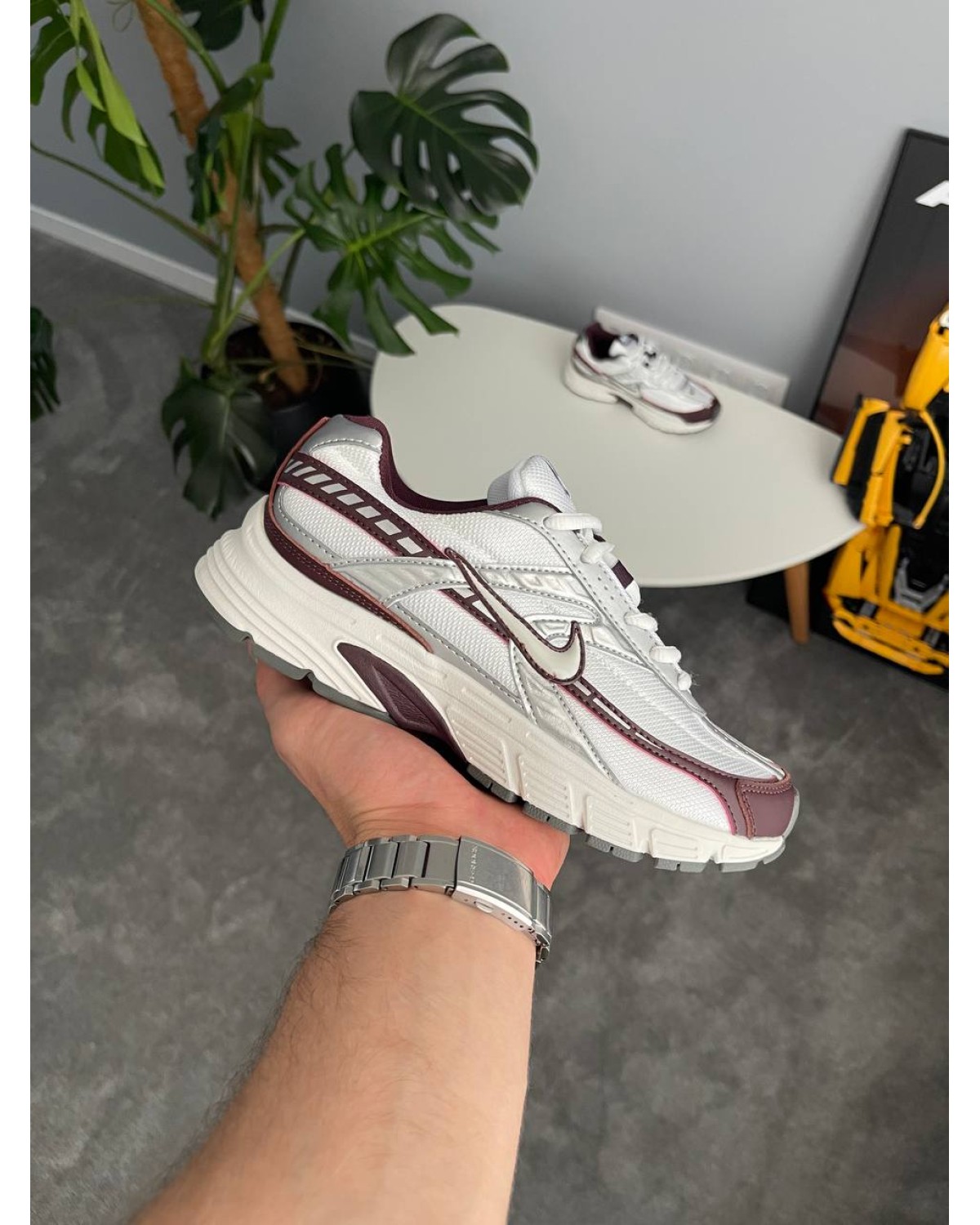 Nike Initiator White Burgundy Crush
